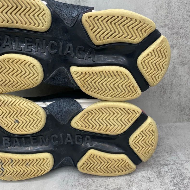 Balenciaga Balenciaga Triple Sneakers Black Red Size 38-2505 Size US 8 / EU 41 - 9 Thumbnail