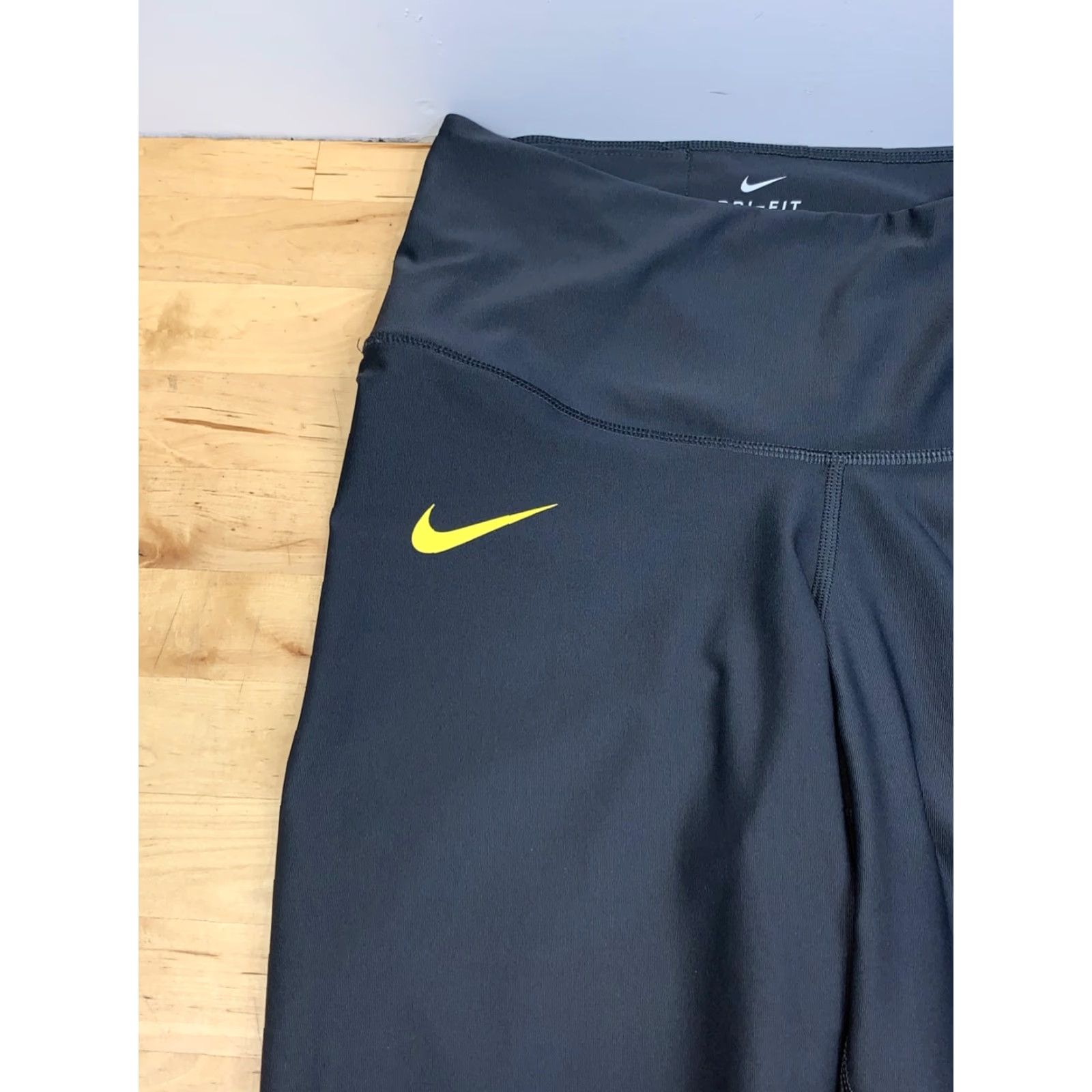 Nike Nike Leggings Womens M Black Dri-Fit Oregon Ducks Nike Dri-FIT Leggings Activewear Running Gym 12635 Size 32" / US 10 / IT 46 - 5 Thumbnail