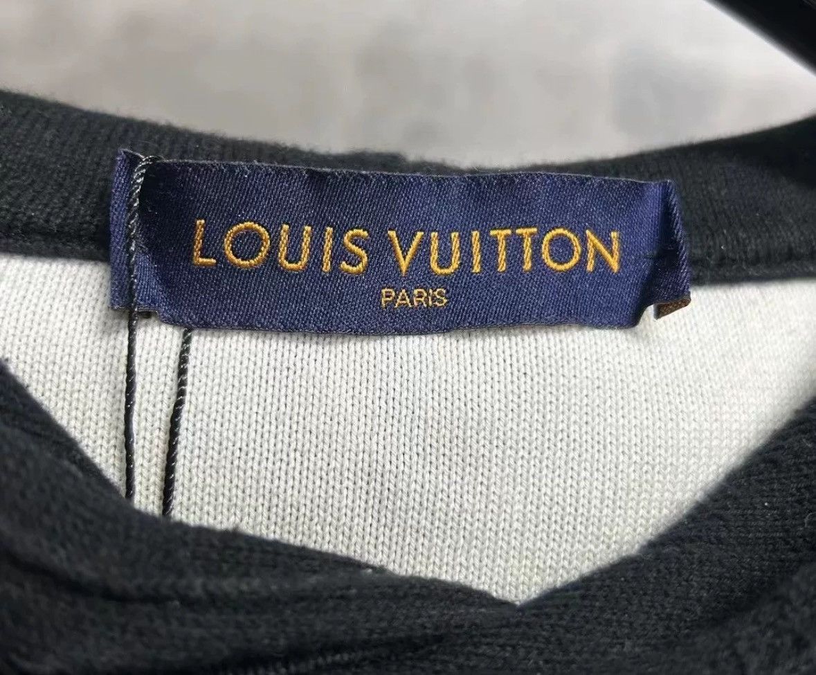 Louis Vuitton Louis Vuitton's latest full print logo hoodie Size US L / EU 52-54 / 3 - 3 Thumbnail