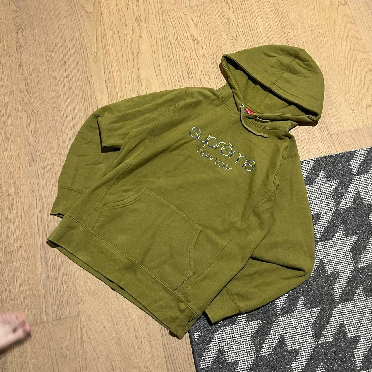 Supreme Supreme Hoodie Size US S / EU 44-46 / 1 - 1 Thumbnail