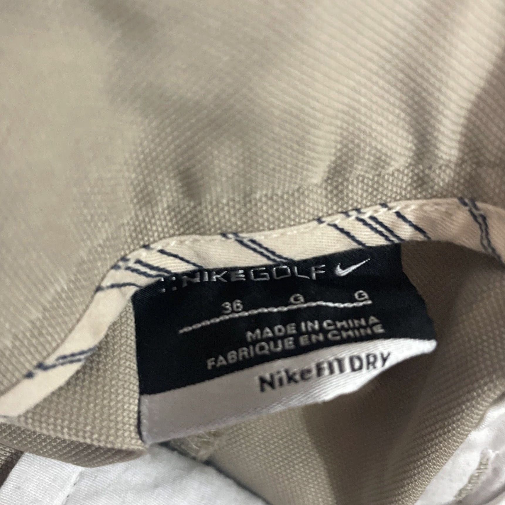 Nike VINTAGE Nike GOLF Pleated Shorts Men 36 Beige 90s Chino FitDry Active Moisture Wicking Casual Short Nike logo 36x9 Mens Size US 36 / EU 52 - 4 Thumbnail