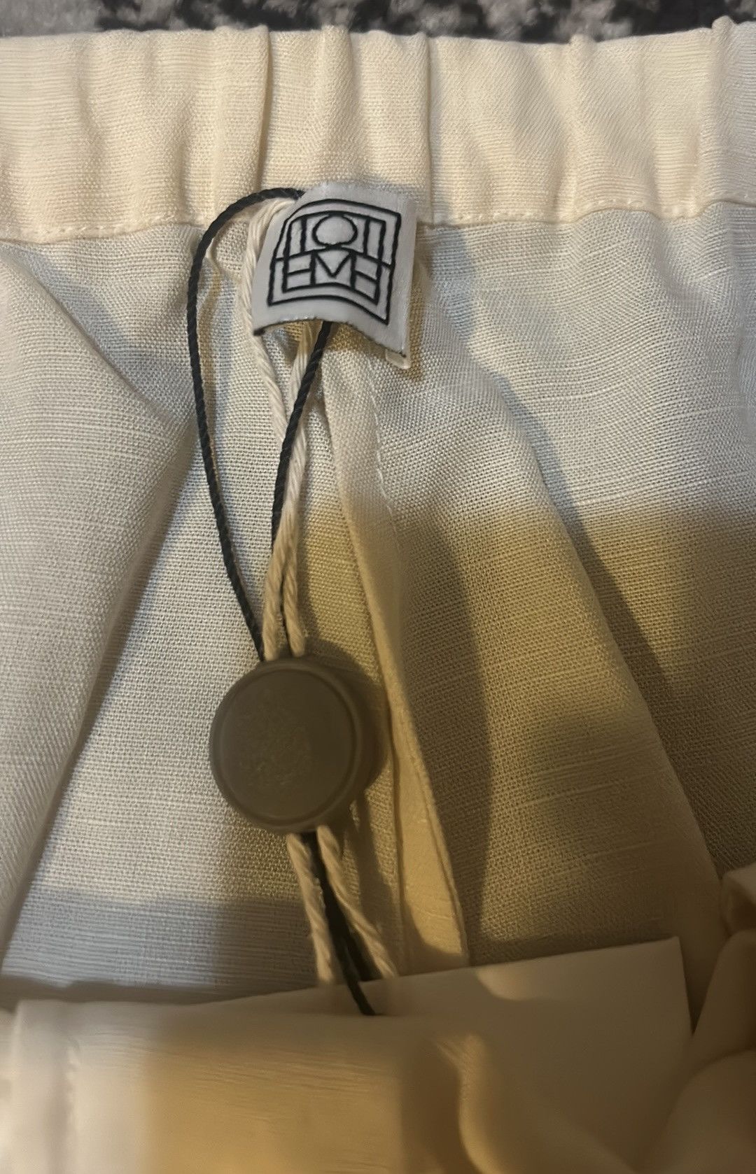 TOTEME Press-Creased Drawstring TENCEL linen-blend Shorts