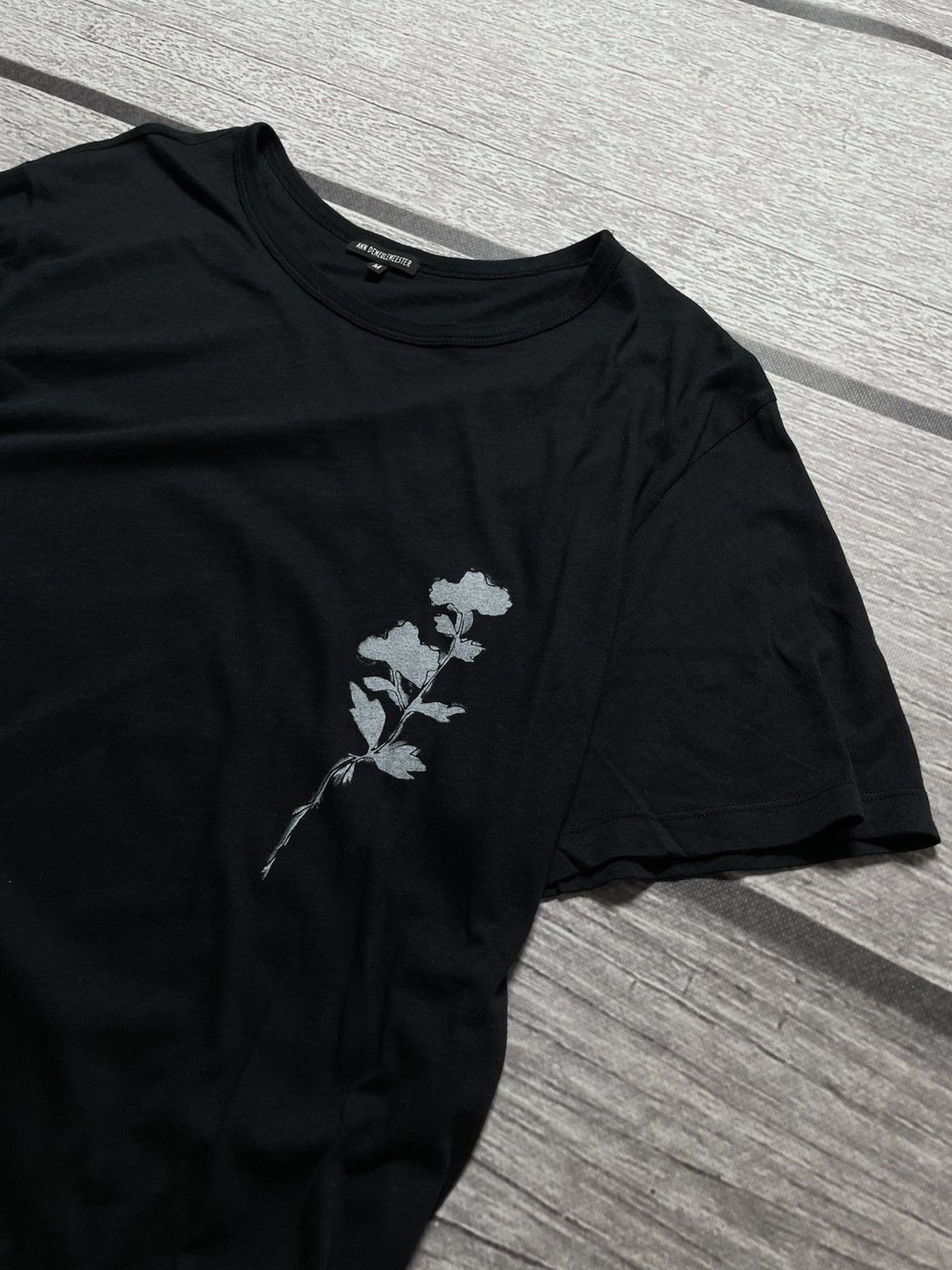 Ann Demeulemeester Ann Demeulemeester Flower Black Tee Size US M / EU 48-50 / 2 - 4 Thumbnail
