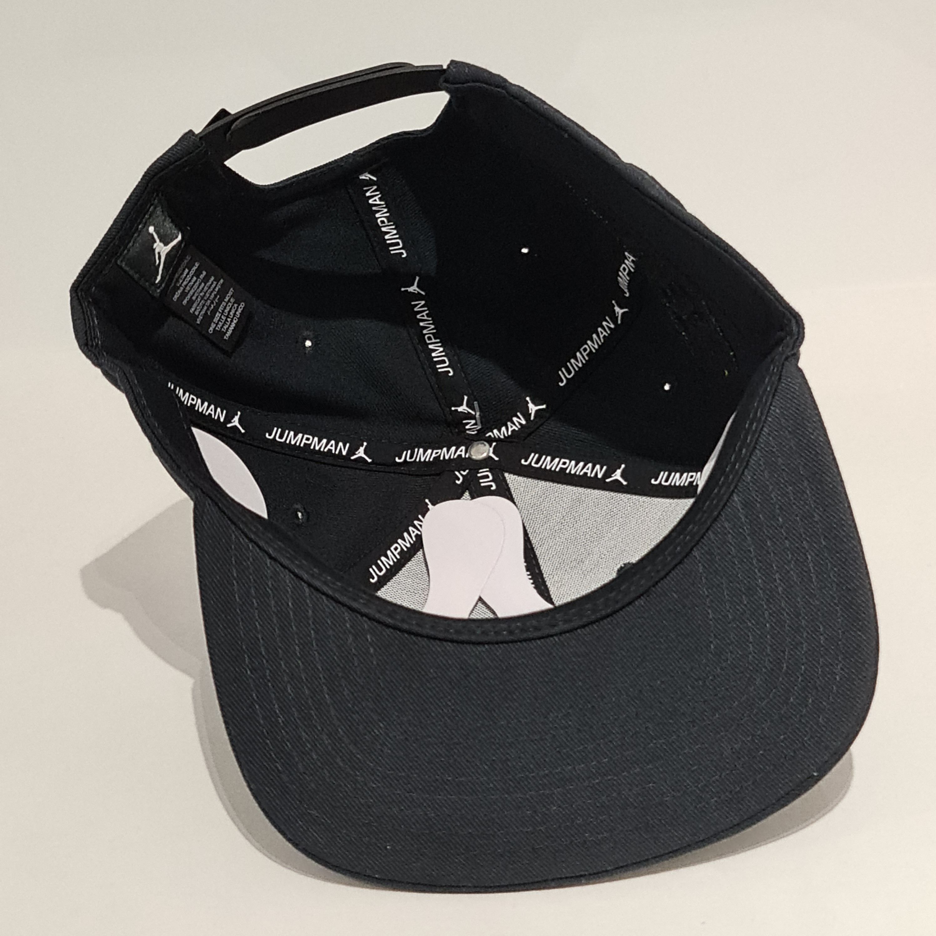 Jordan Brand Jordan Cap Snapback 'Banned' Triple Black Size ONE SIZE - 7 Thumbnail