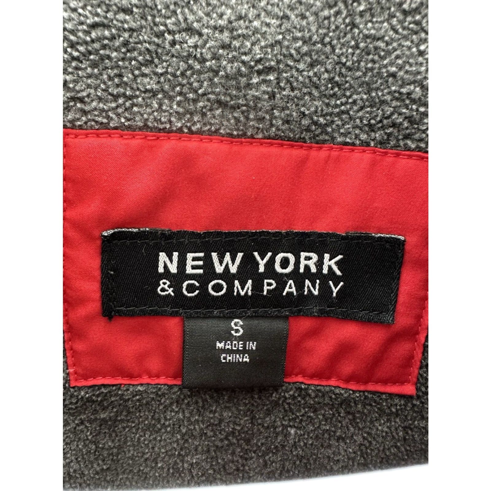 Vintage New York & Company Jacket Womens Size Small Red Down Puffer Zip Up Lined Regular Insulated Short Sleeve: N/A Size S / US 4 / IT 40 - 6 Thumbnail