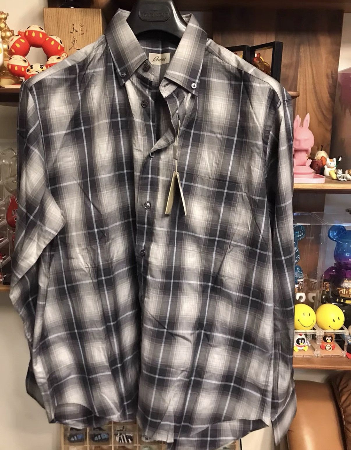 Brioni Brioni Shirt — A brand new size L from Brioni. Size US L / EU 52-54 / 3 - 1 Thumbnail