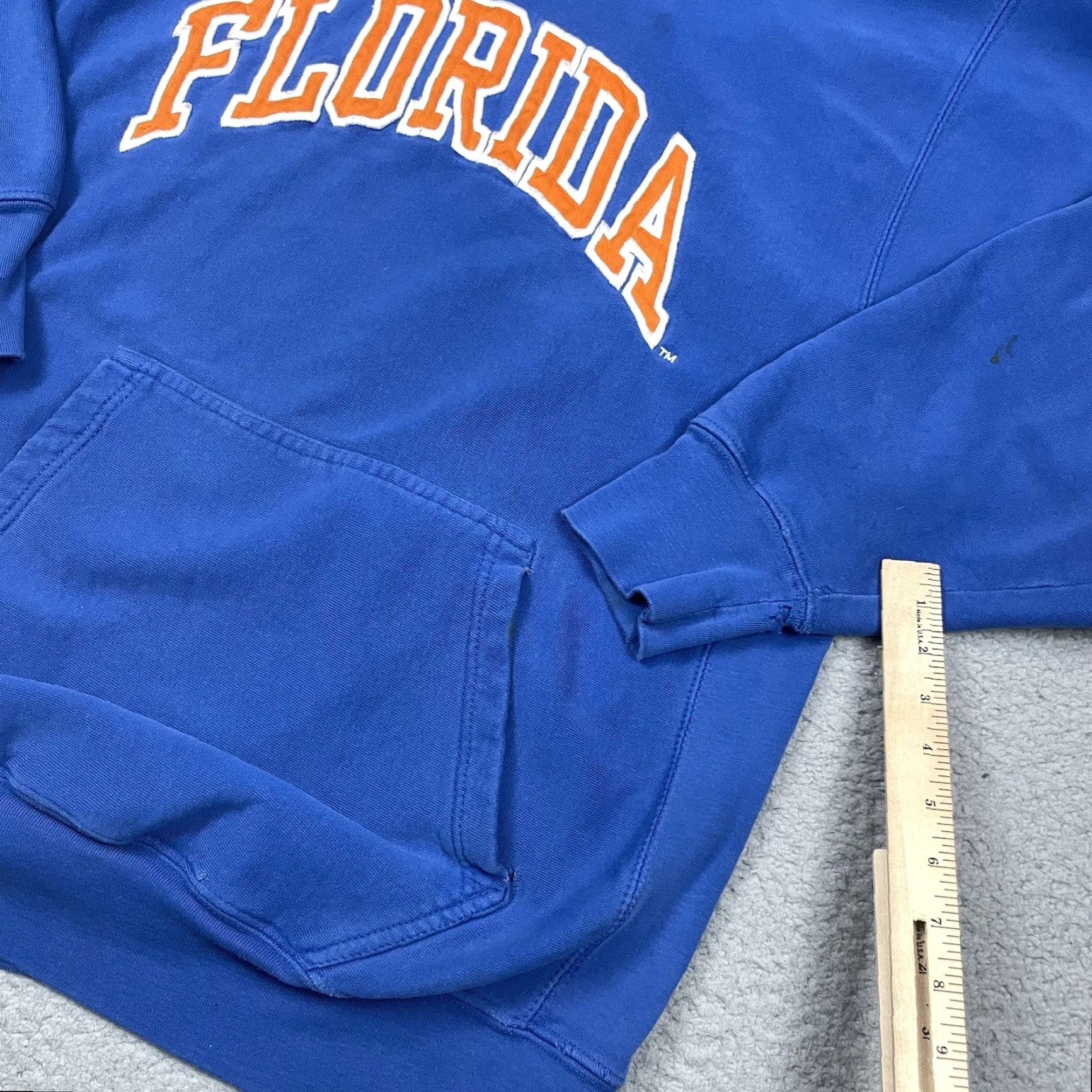 Vintage VINTAGE Florida Gators Sweatshirt Unisex Adults XL Blue Embroidered NCAA Logo Distressed College 90s Pullover Sweatshirt Size US XL / EU 56 / 4 - 7 Thumbnail