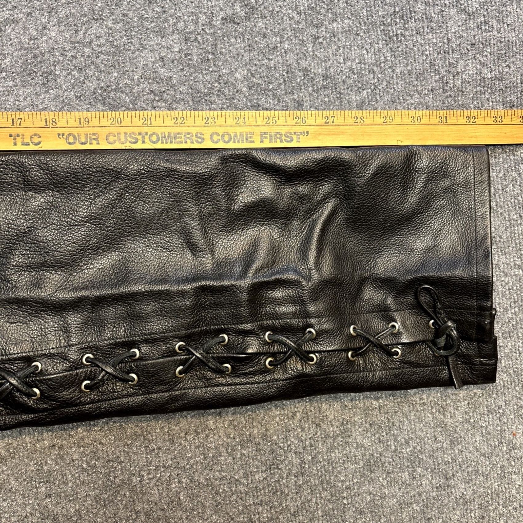 Vintage VINTAGE Leather Black Biker Chaps Womens Lace Up Back Adjustable Belt M/L Pants Leather Belted Chaps Womens M/L Black Vintage Biker Womens Mens? Size ONE SIZE - 6 Thumbnail