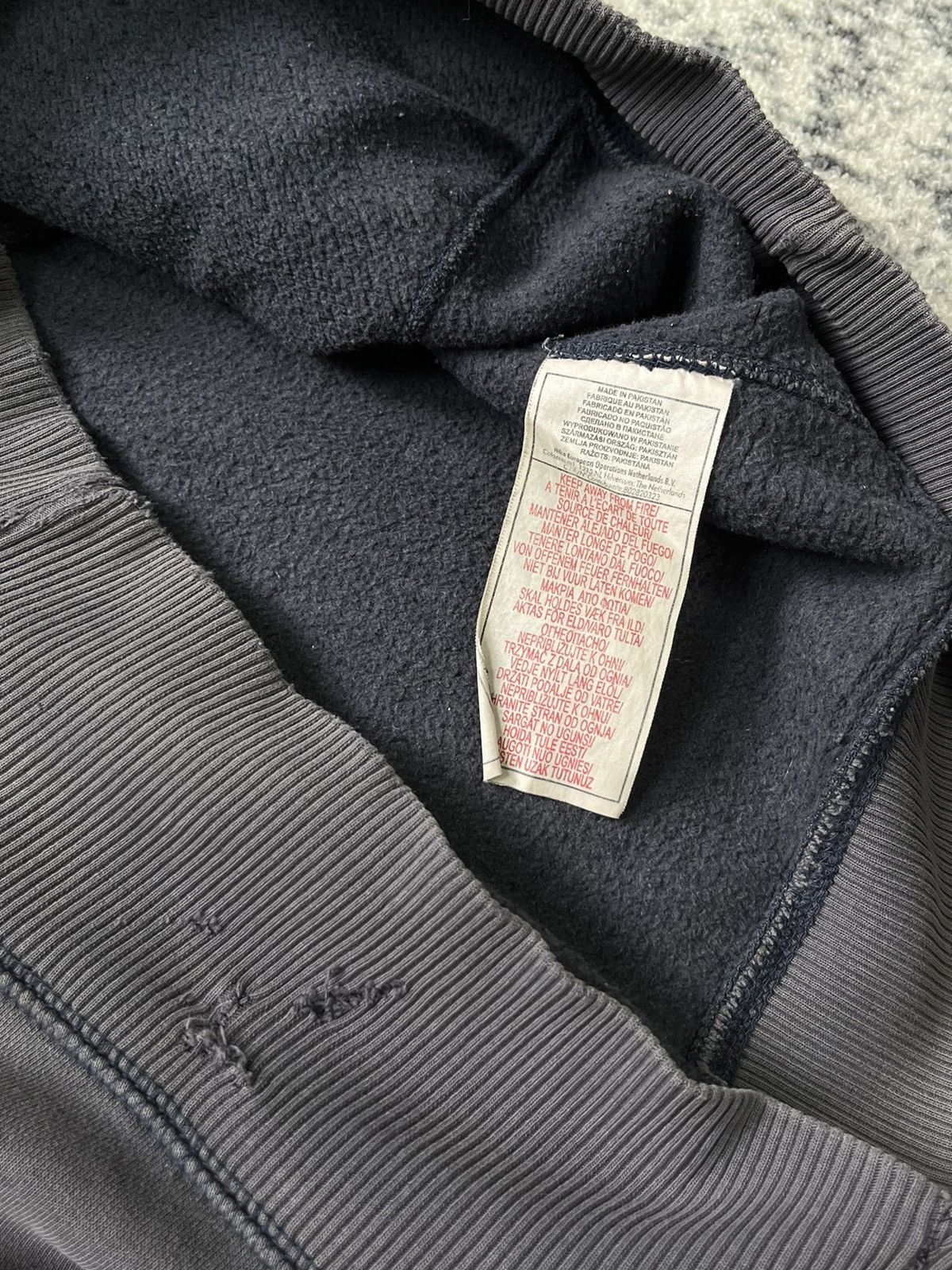 Nike Vintage Nike Hoodie Embroidered Swoosh Distressed Faded Y2K Size US M / EU 48-50 / 2 - 9 Thumbnail
