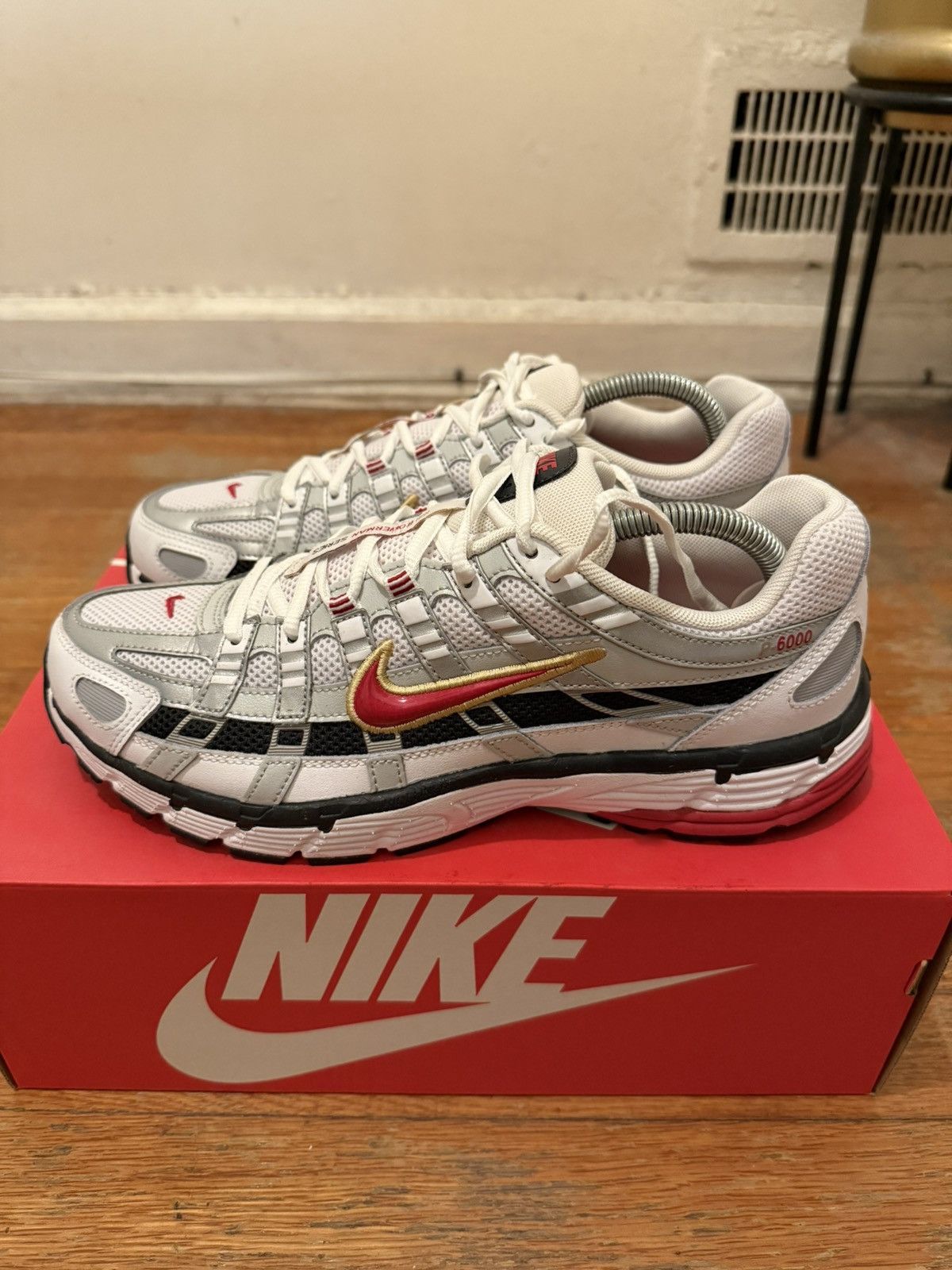 Nike Nike P-6000 Size US 9 / EU 42 - 1 Thumbnail