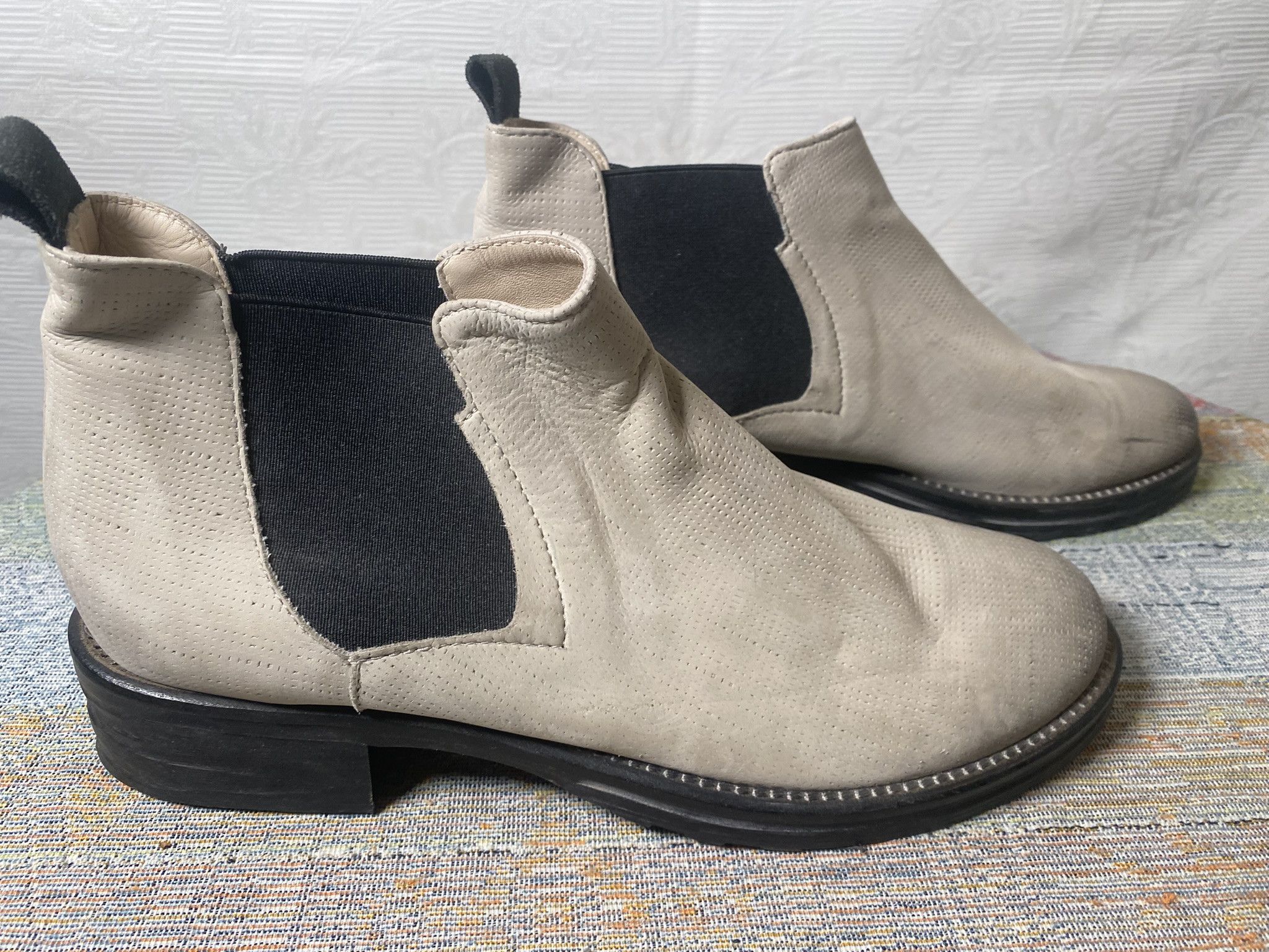 Other Donna Carolina Grey Chelsea Boots EU 39.5 US 8.5 Size US 8.5 / IT 38.5 - 1 Thumbnail