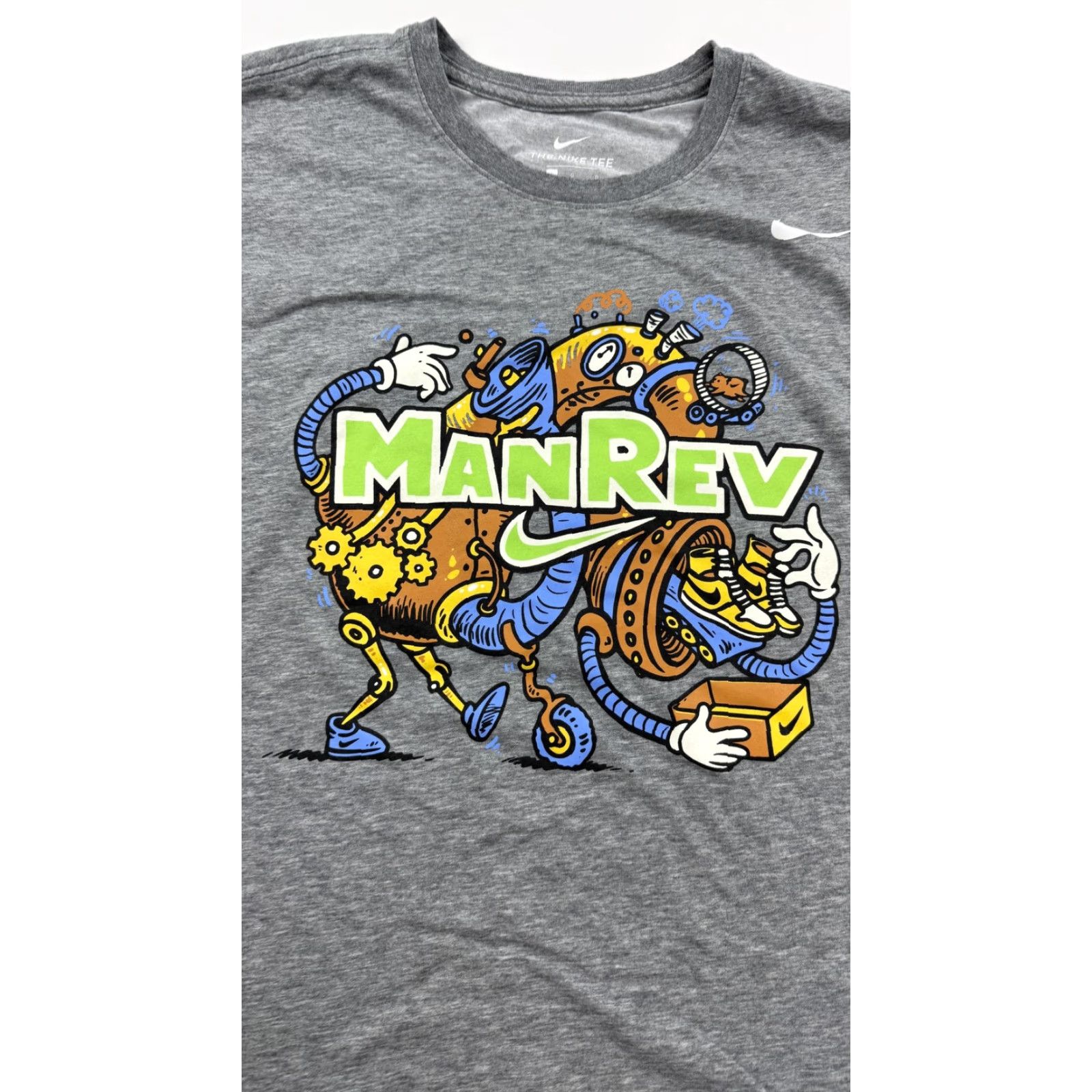 Nike Nike Shirt Mens Large Gray ManRev Dri-Fit Athletic Graphic Tee 2012-2018 Robot Size US L / EU 52-54 / 3 - 2 Thumbnail