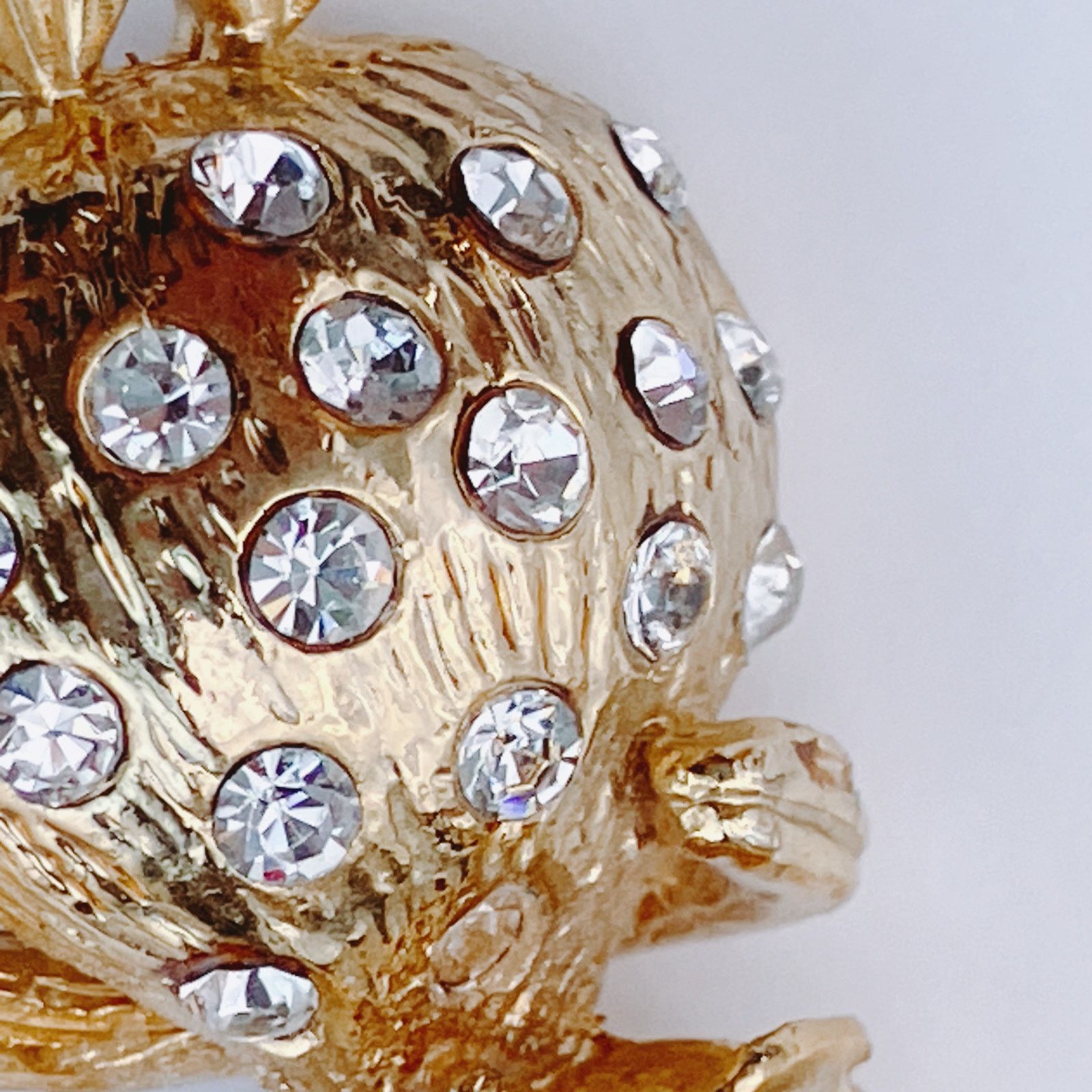 Vintage VTG 60s Cat Brooch Red Rhinestone Eyes Figural Mid Century Size ONE SIZE - 4 Thumbnail