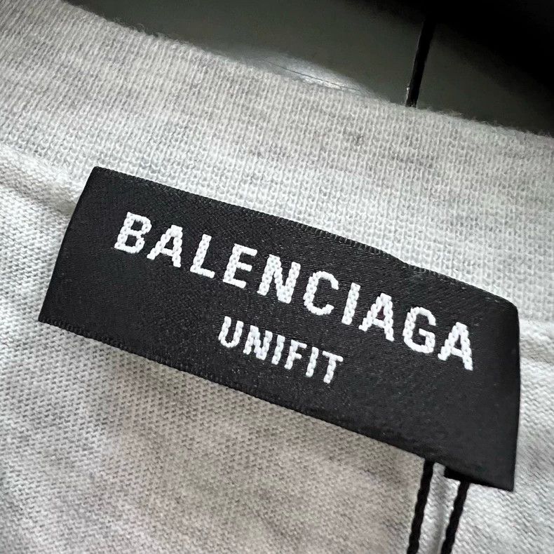 Balenciaga Balenciaga Repaired grey destruction crewneck short sleeve Size US XL / EU 56 / 4 - 2 Thumbnail
