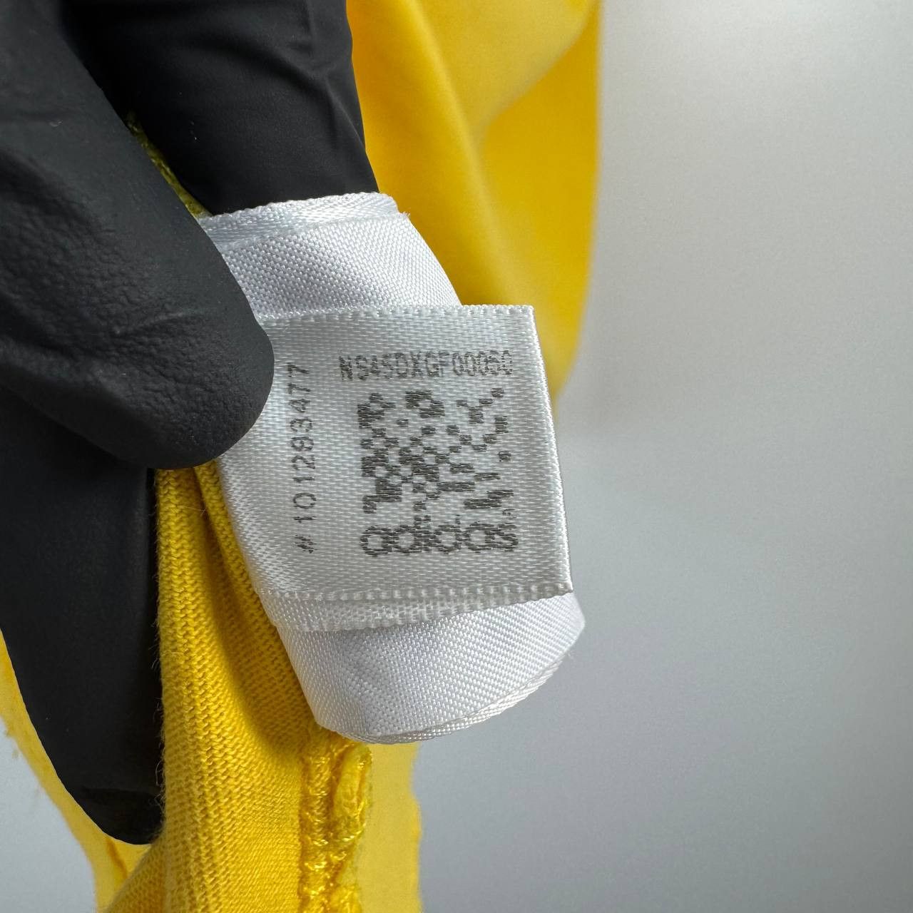Adidas Adidas Originals T-Shirt Yellow P04299 Mens Size M Size US M / EU 48-50 / 2 - 6 Thumbnail
