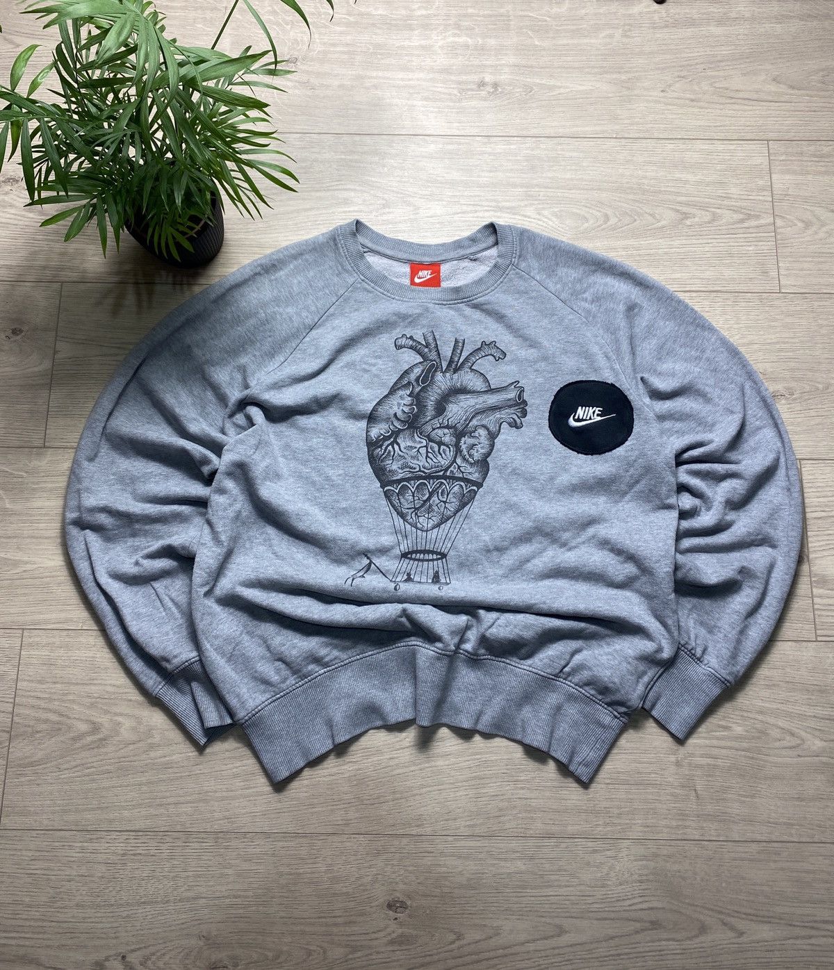 Vintage Nike Custom Heart Center Swoosh Oversize Hoodie Y2K