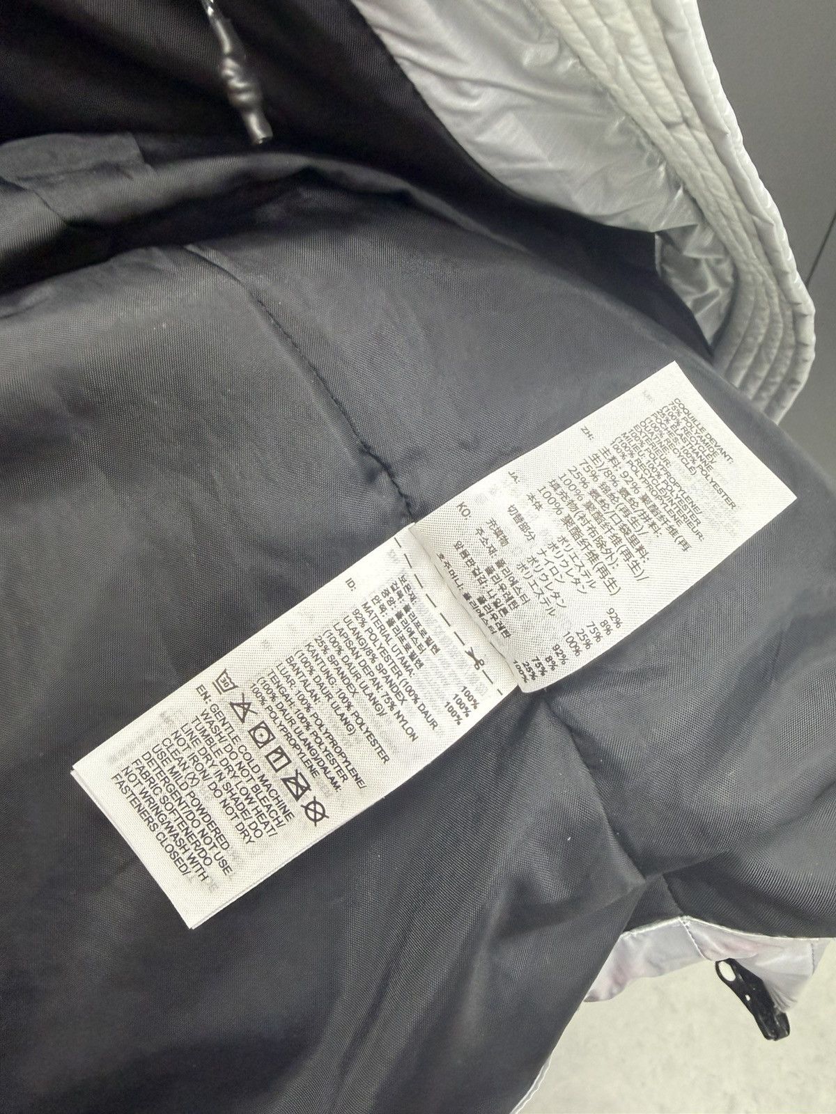 Adidas Adidas x Moon Boot Puffer Jacket Metallic Silver Size US L / EU 52-54 / 3 - 11 Thumbnail
