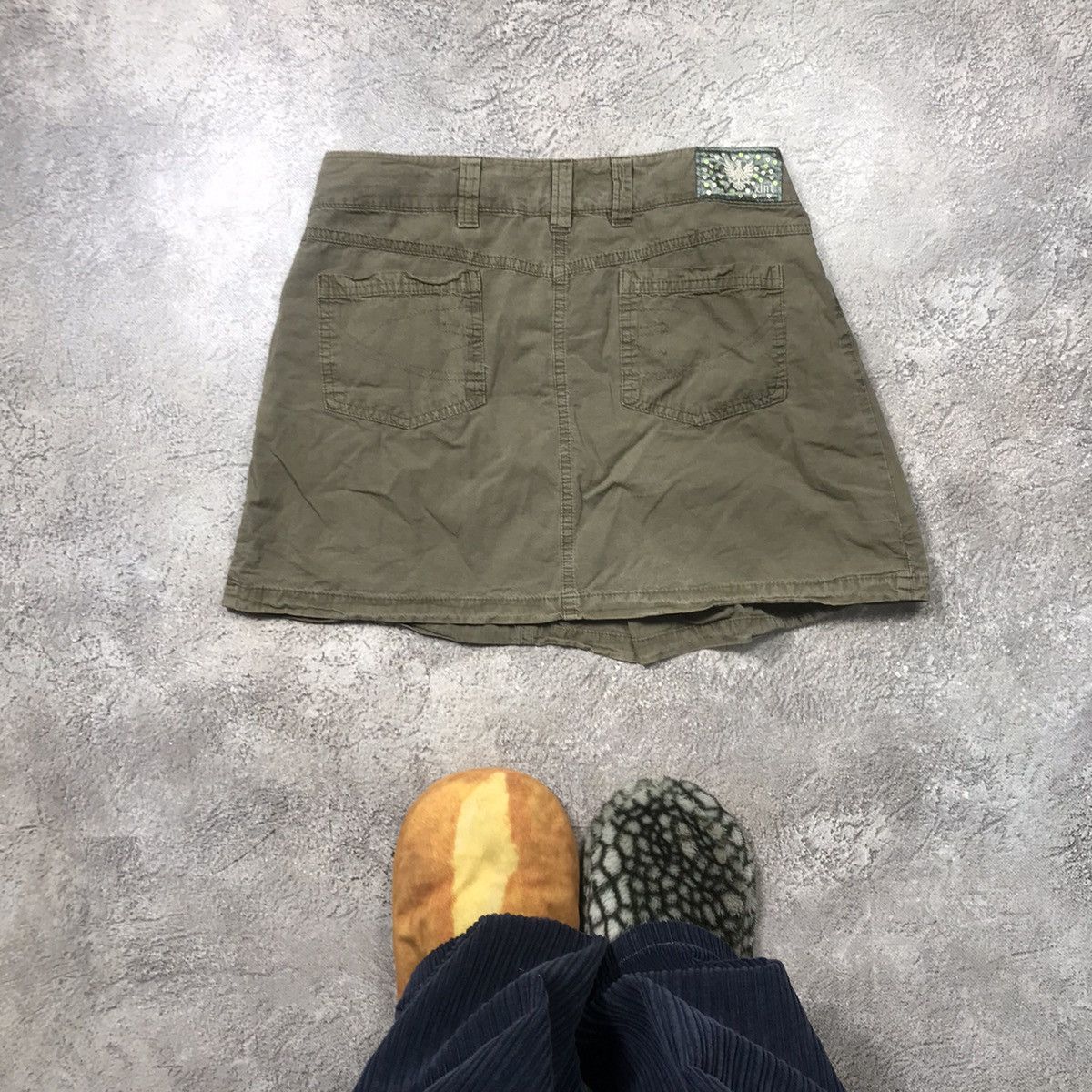Vintage Vintage Y2K Khaki Cargo Shorts Baggy Streetwear Bleached 29 Size 29" - 3 Thumbnail