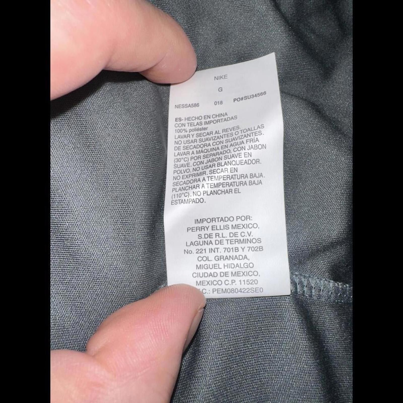 Nike Mens Nike Essential Short-Sleeve Hydroguard Swim Shirt Size US L / EU 52-54 / 3 - 9 Thumbnail