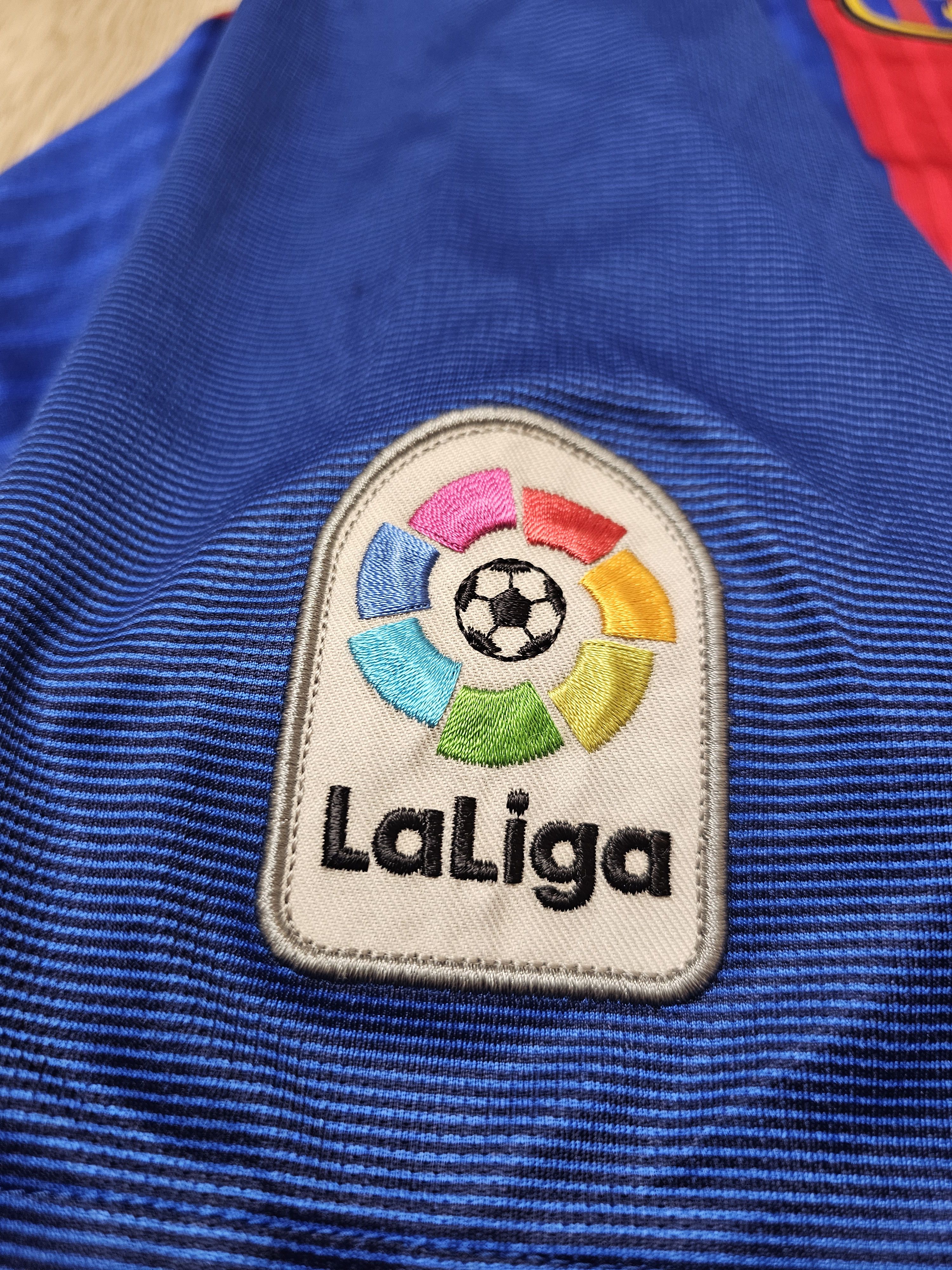 Nike BARCELONA 2016 2017 HOME SUAREZ FOOTBALL SHIRT SOCCER JERSEY Size US XL / EU 56 / 4 - 9 Thumbnail