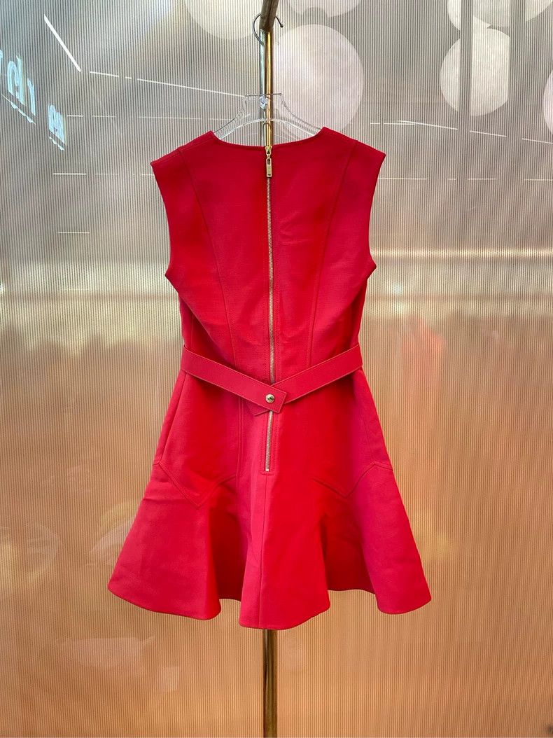 Louis Vuitton Louis Vuitton Red V-neck sleeveless back zip dress Size XS / US 0-2 / IT 36-38 - 2 Thumbnail