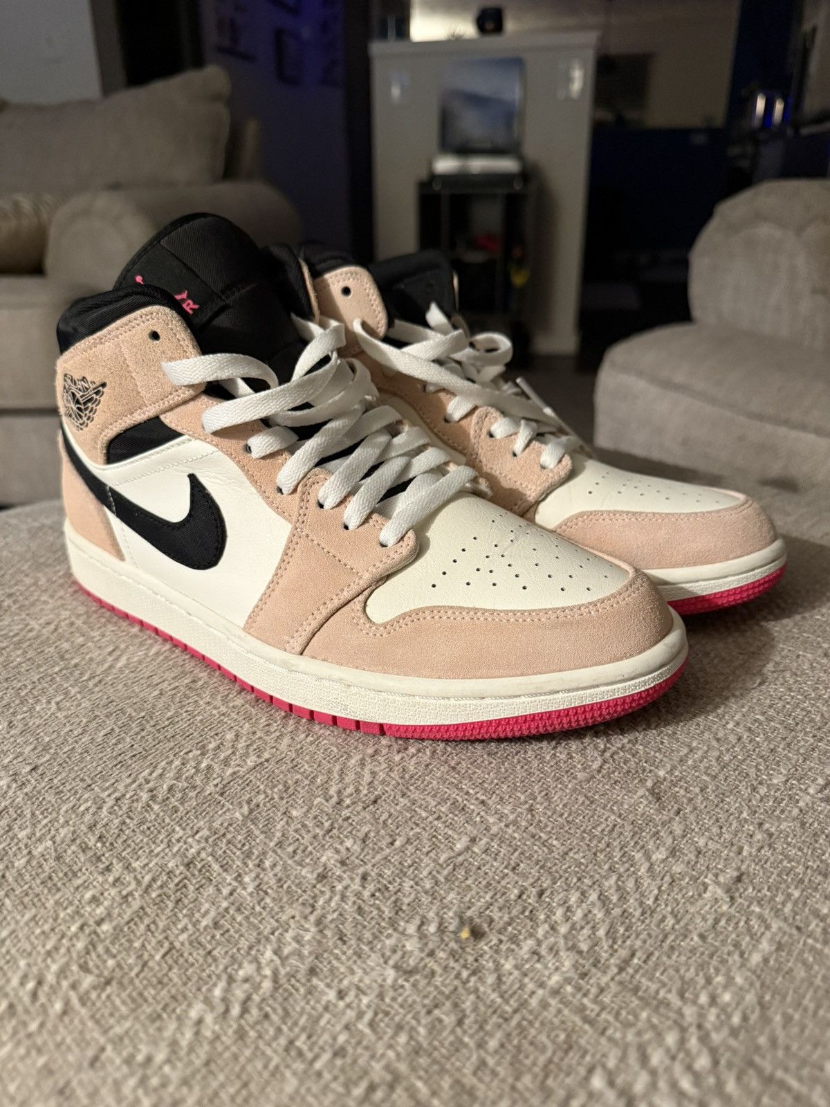 Nike Nike Jordan Mid - Crimson Tint Size US 9.5 / EU 42-43 - 1 Thumbnail