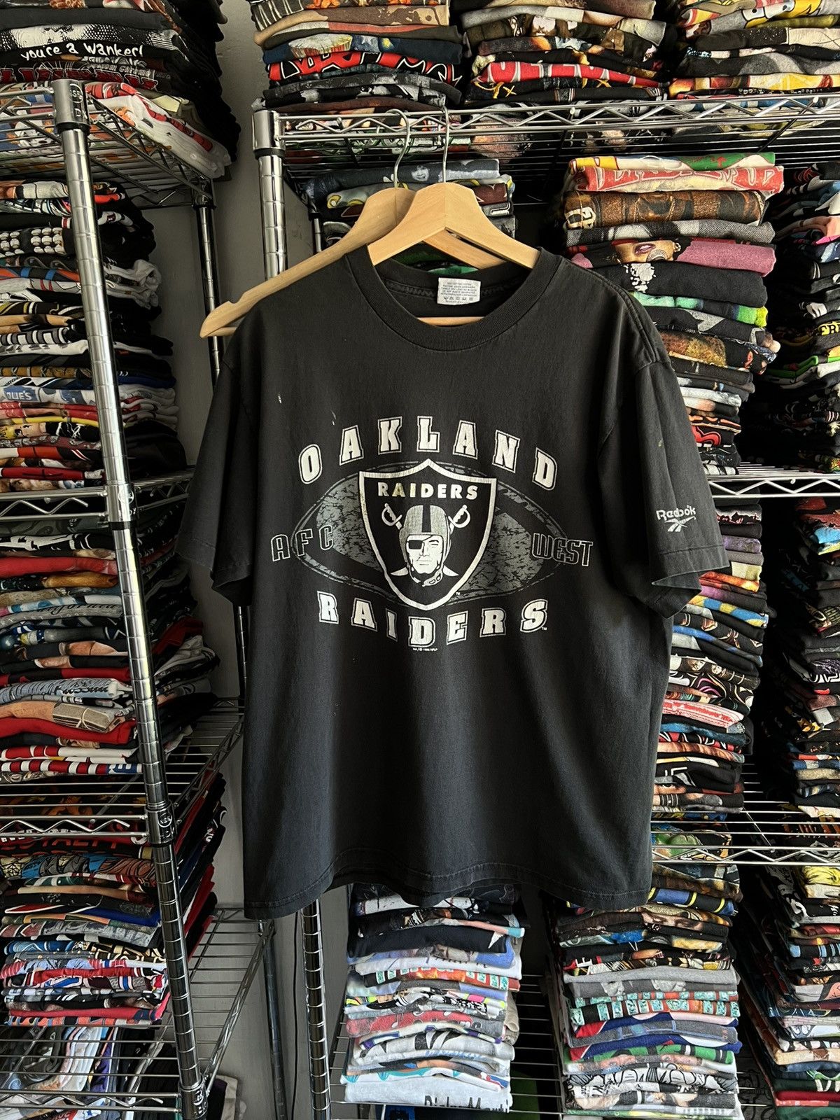 NFL 1996 NFLP Oakland Raiders Single Stitch AFC West Tee Size US L / EU 52-54 / 3 - 1 Thumbnail
