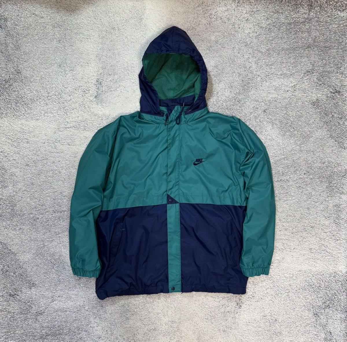 Nike Nike Vintage Windbreaker Jacket Men M Hooded Nylon Retro 90s Size US M / EU 48-50 / 2 - 3 Thumbnail