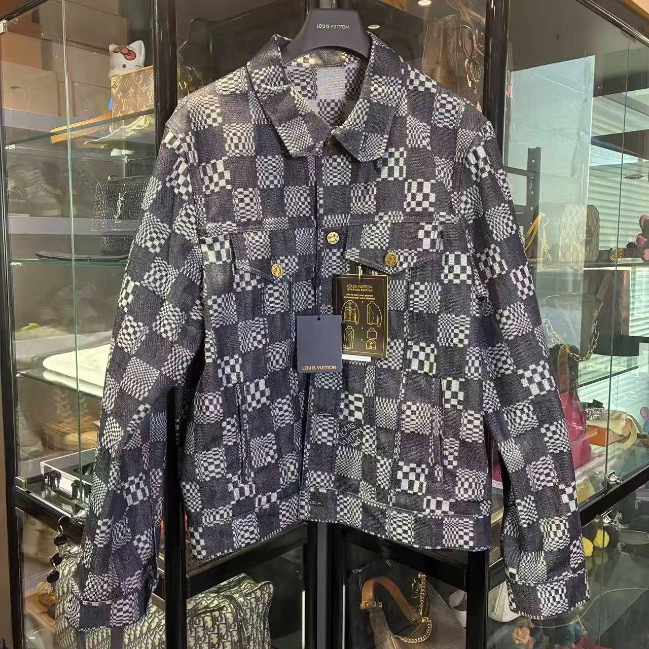 Louis Vuitton Louis Vuitton Checkered Gold Jacket L Women Size L / US 10 / IT 46 - 1 Thumbnail