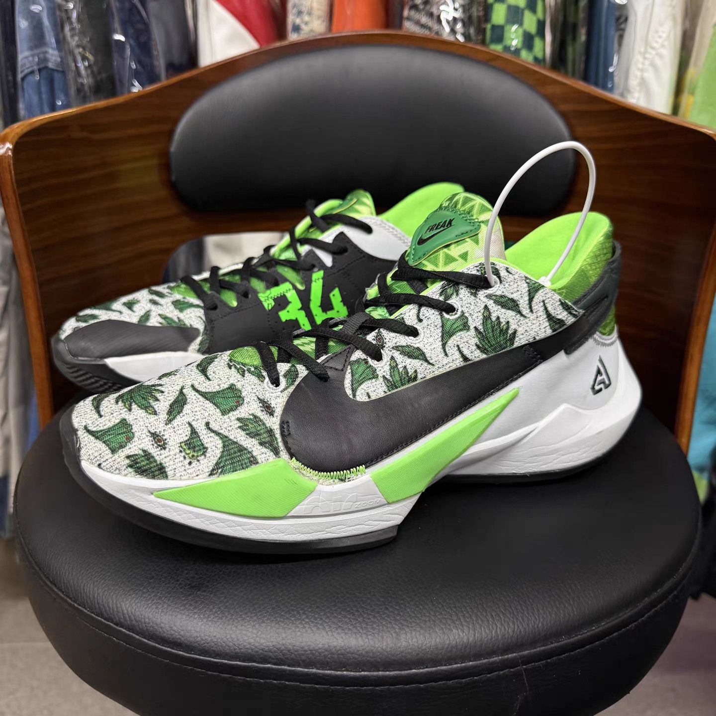 Nike Nike Freak 2 White & Green K15 Size US 10 / EU 43 - 1 Thumbnail