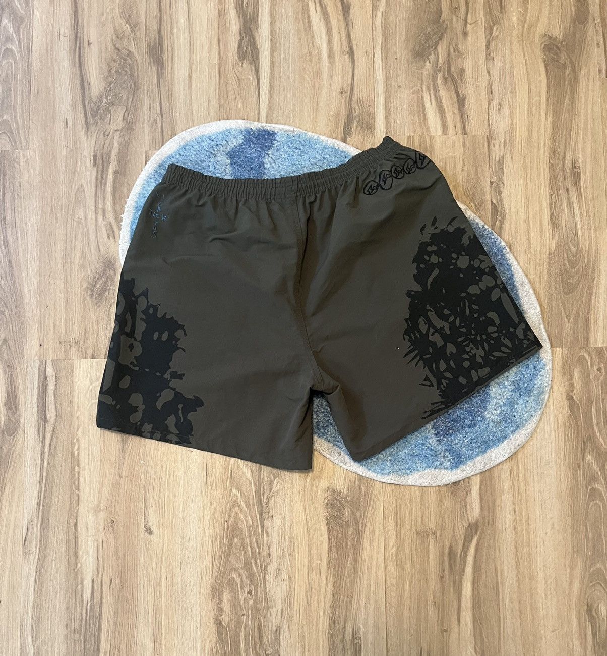 Travis Scott Cactus jack fragment shorts Size US 32 / EU 48 - 2 Thumbnail