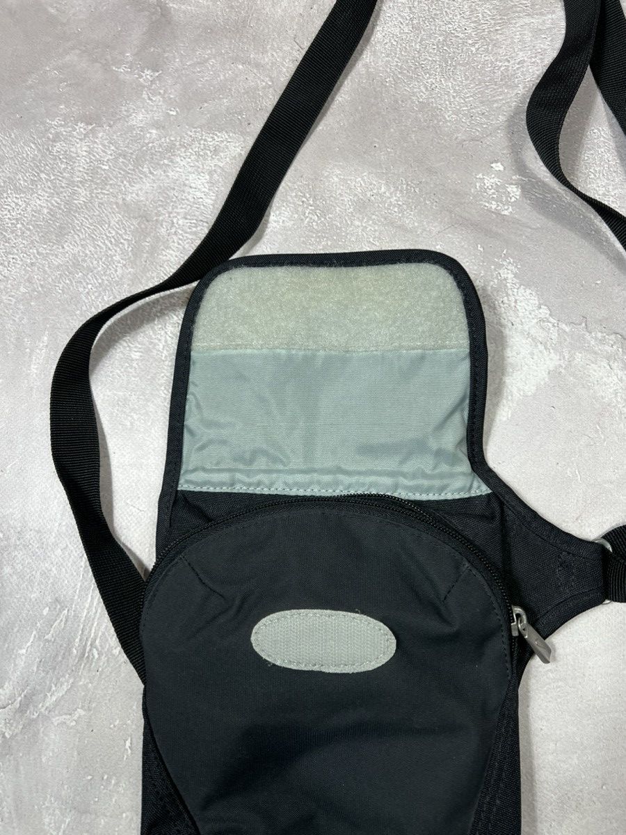 Vintage Vintage 90s Nike Distressed Crossbody Bag Size ONE SIZE - 5 Thumbnail