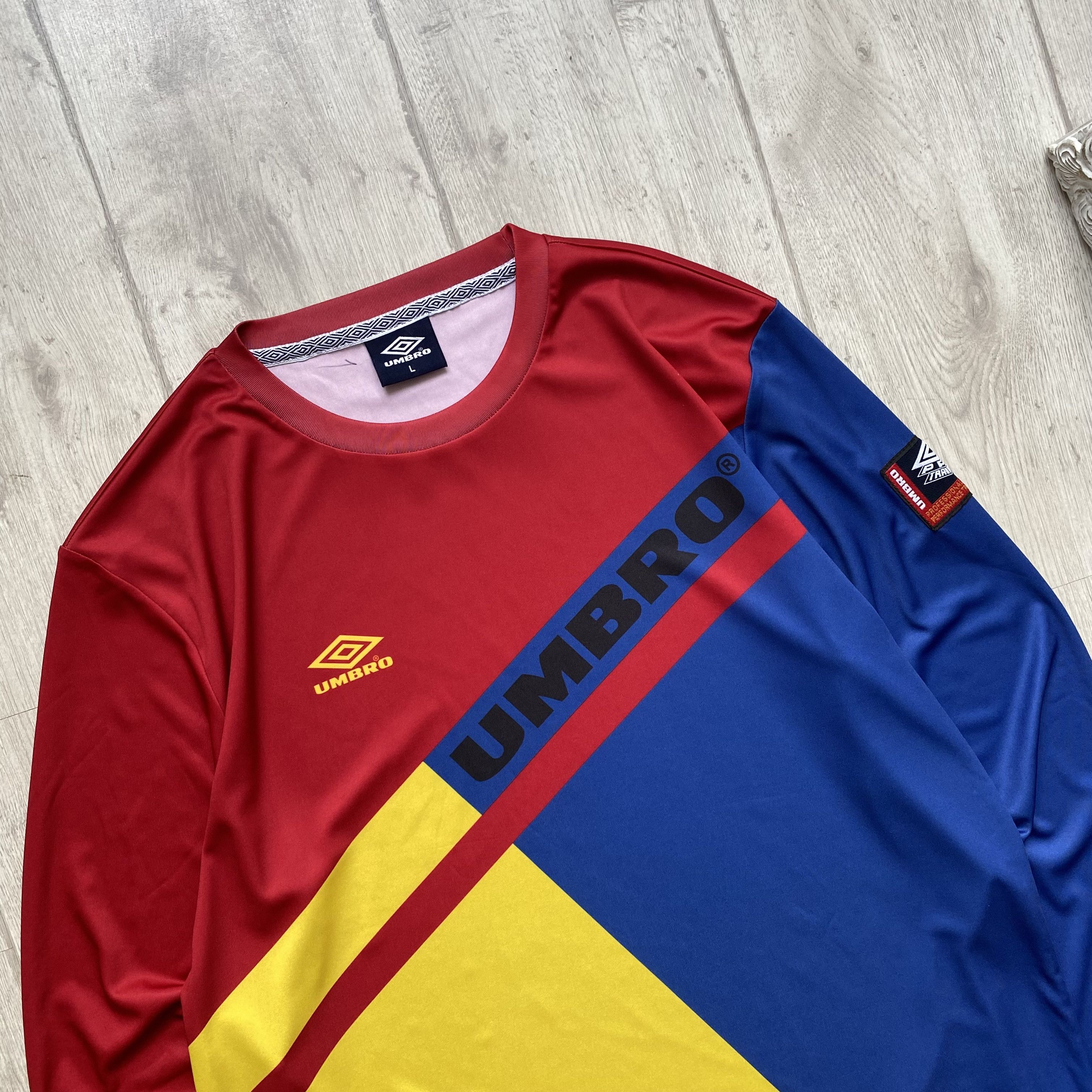 Umbro ⚽️Umbro Pro Training jersey Long sleeve Vintage soccer Size US L / EU 52-54 / 3 - 4 Thumbnail