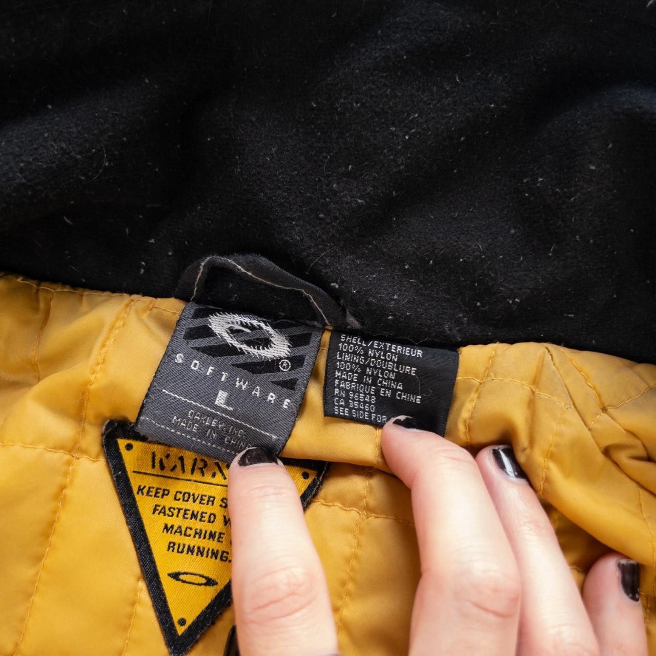 Oakley Vintage Oakley Snowboarding Winter Jacket Size XL Size US XL / EU 56 / 4 - 3 Thumbnail