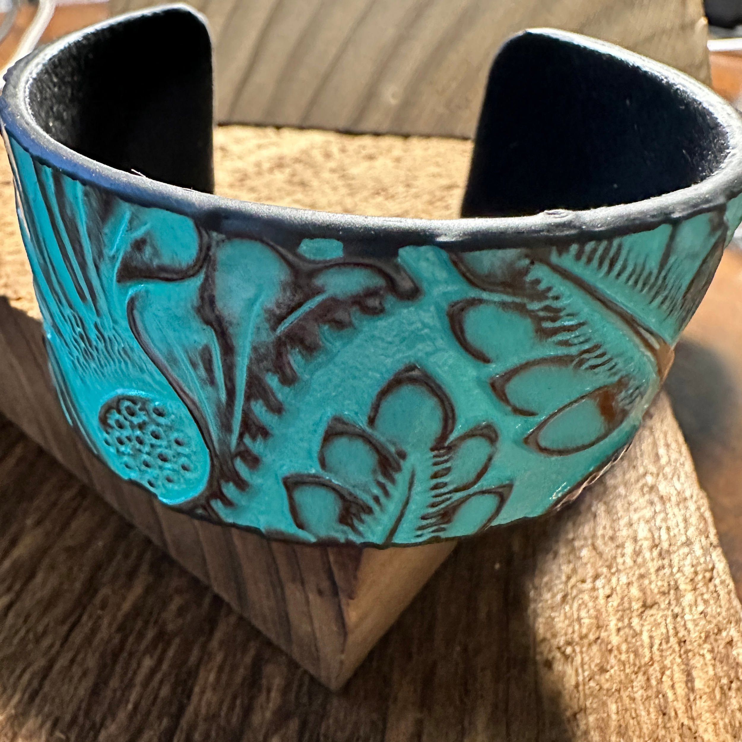 Other Boho Southwestern Leather Turquoise Floral Wide Cuff Bangle Size ONE SIZE - 1 Thumbnail