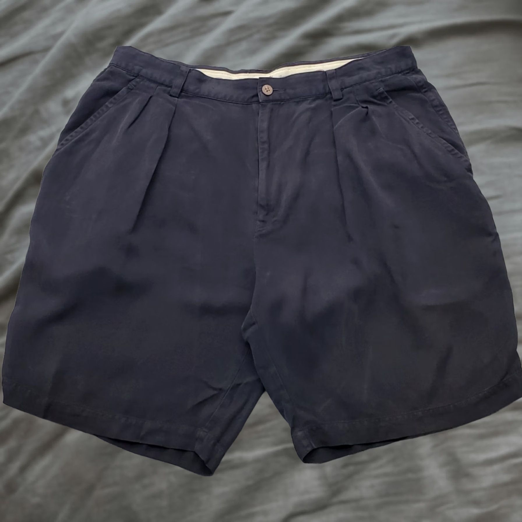 Tommy Bahama Tommy Bahama Shorts Mens 35 Black Silk Performance Pleated Relax Beach Vacation Shirt Size US 35 - 1 Thumbnail