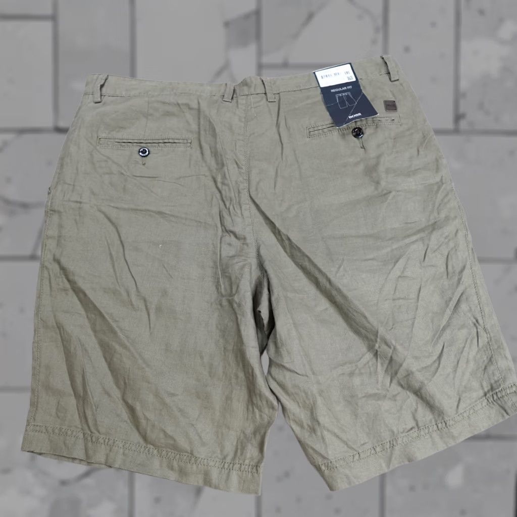 Hugo Boss Hugo Boss Mens Shorts Green Olive Solid Chino 100% Linen Clyde 38 NEW Size US 38 / EU 54 - 1 Thumbnail