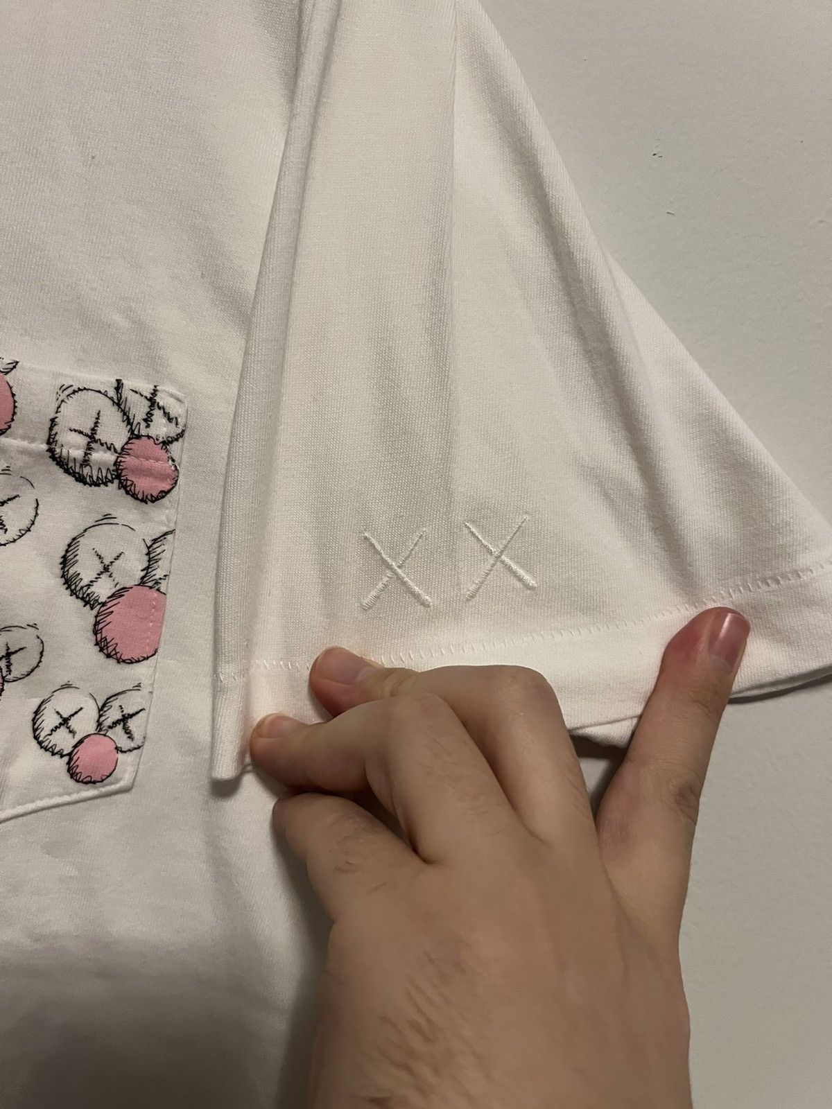 Kaws × Uniqlo KAWS x Uniqlo BFF Pocket Tee SS19 Size US M / EU 48-50 / 2 - 4 Thumbnail
