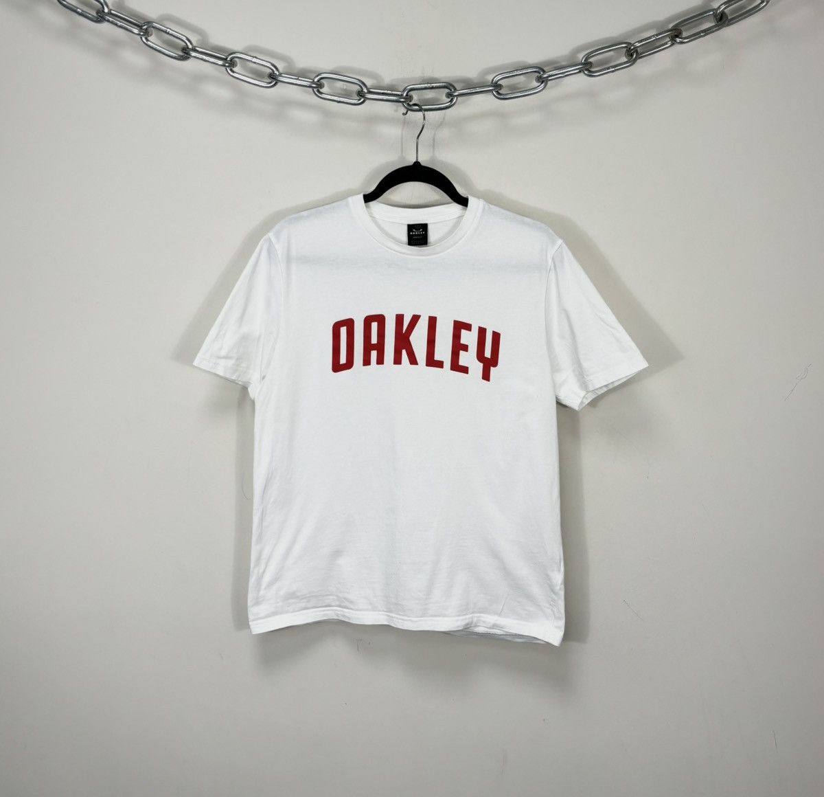 Oakley Oakley Vintage Big Logo Rare Outdoor White T-Shirt Tee Size US S / EU 44-46 / 1 - 1 Thumbnail
