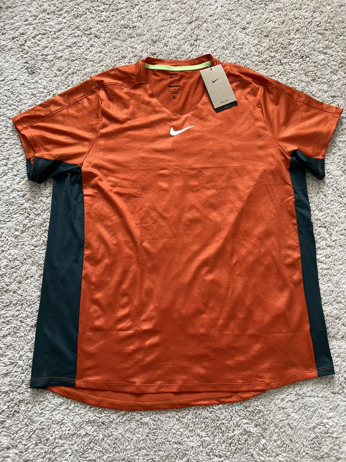 Nike Nike Men Court Dri-FIT Advantage Slim Fit Tennis Shirt Size US XL / EU 56 / 4 - 1 Thumbnail
