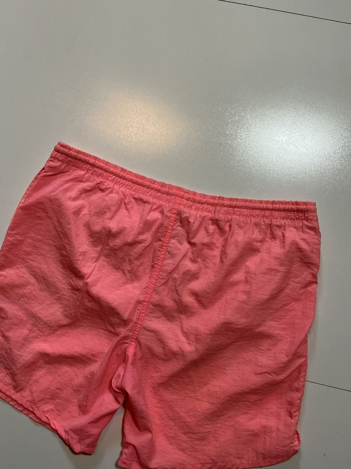 Vintage Vintage 80s Mischief Mirror Pink 6.5" Inseam Surf Shorts Size US 38 / EU 54 - 7 Thumbnail