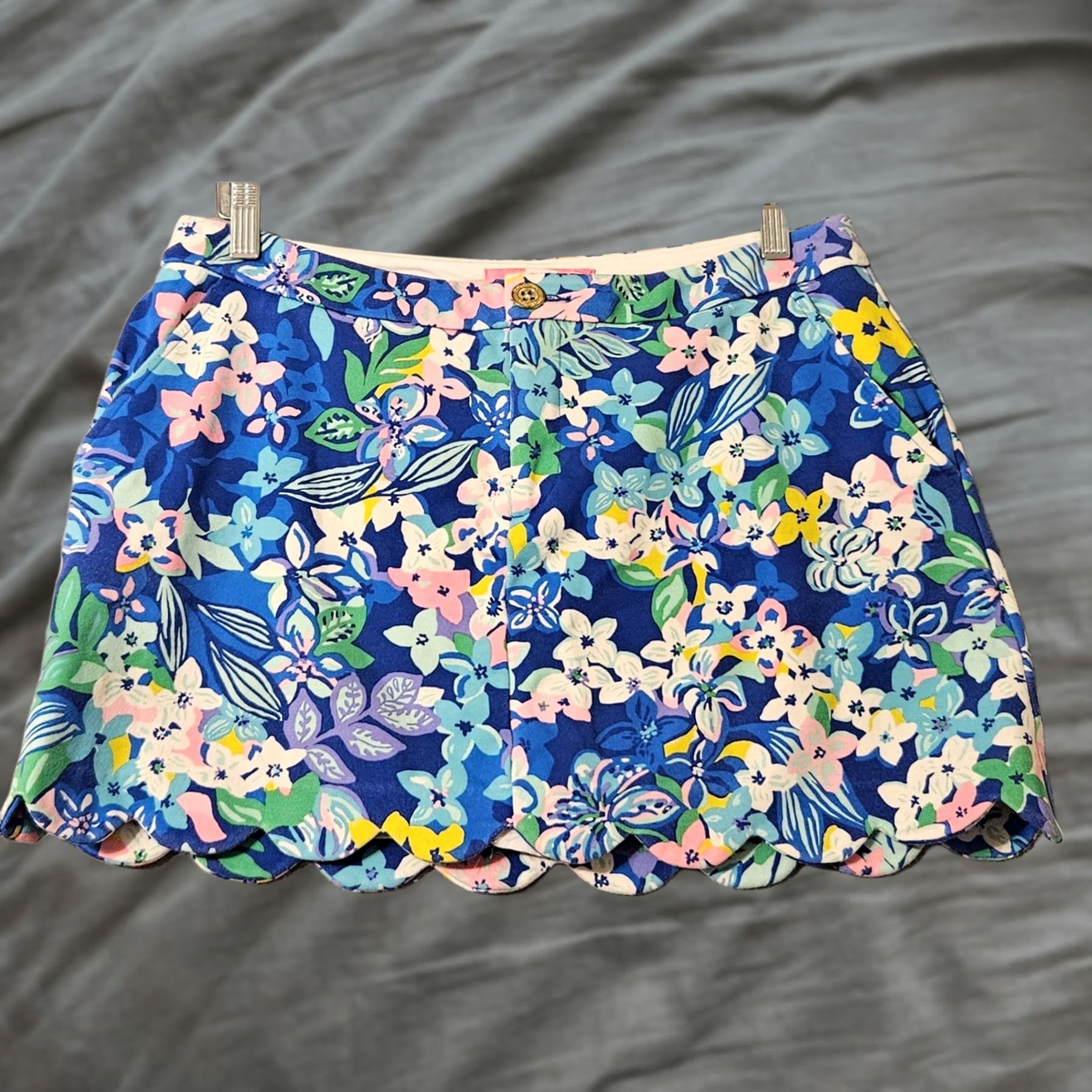 Lilly Pulitzer Lilly Pulitzer Skort Women's Size 8 Blue Floral Scalloped Hem Size ONE SIZE - 1 Thumbnail