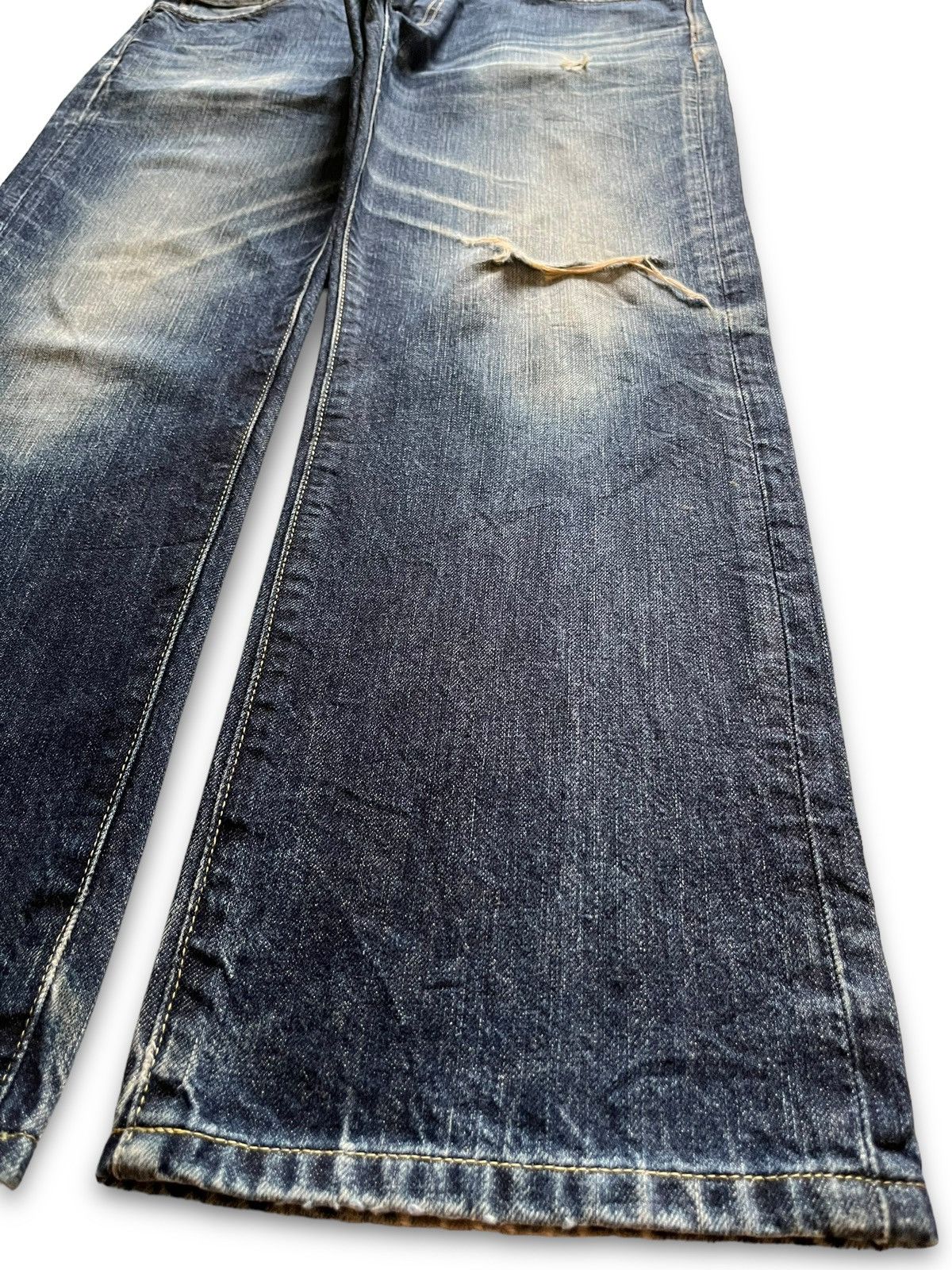 Japanese Brand × Uniqlo Vintage S002 Uniqlo Blue Wash Distressed Baggy Jeans Size US 36 / EU 52 - 7 Thumbnail