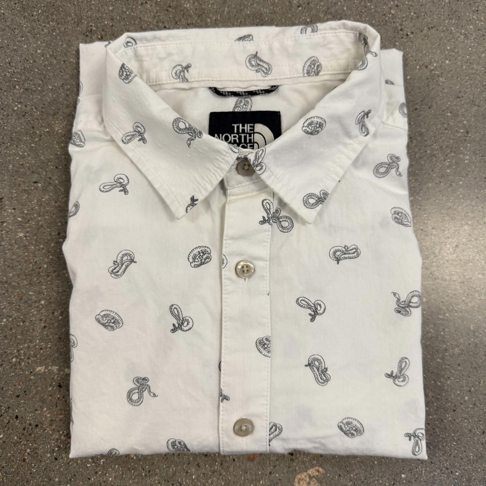 The North Face North Face Shirt Mens M White Snake Print Short Sleeve Size US M / EU 48-50 / 2 - 12 Thumbnail