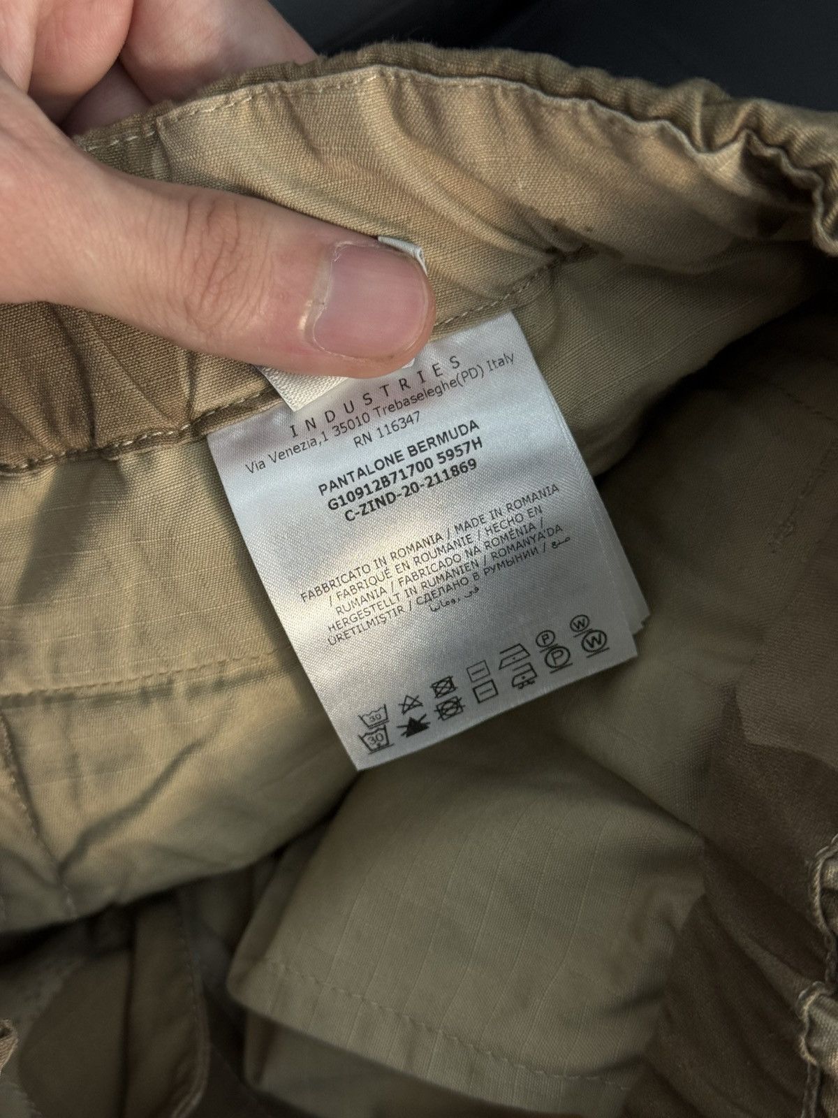 Moncler Moncler Tan Camo Shorts Size (48) 100% Authentic $500 Size US 44 / EU 60 - 11 Thumbnail