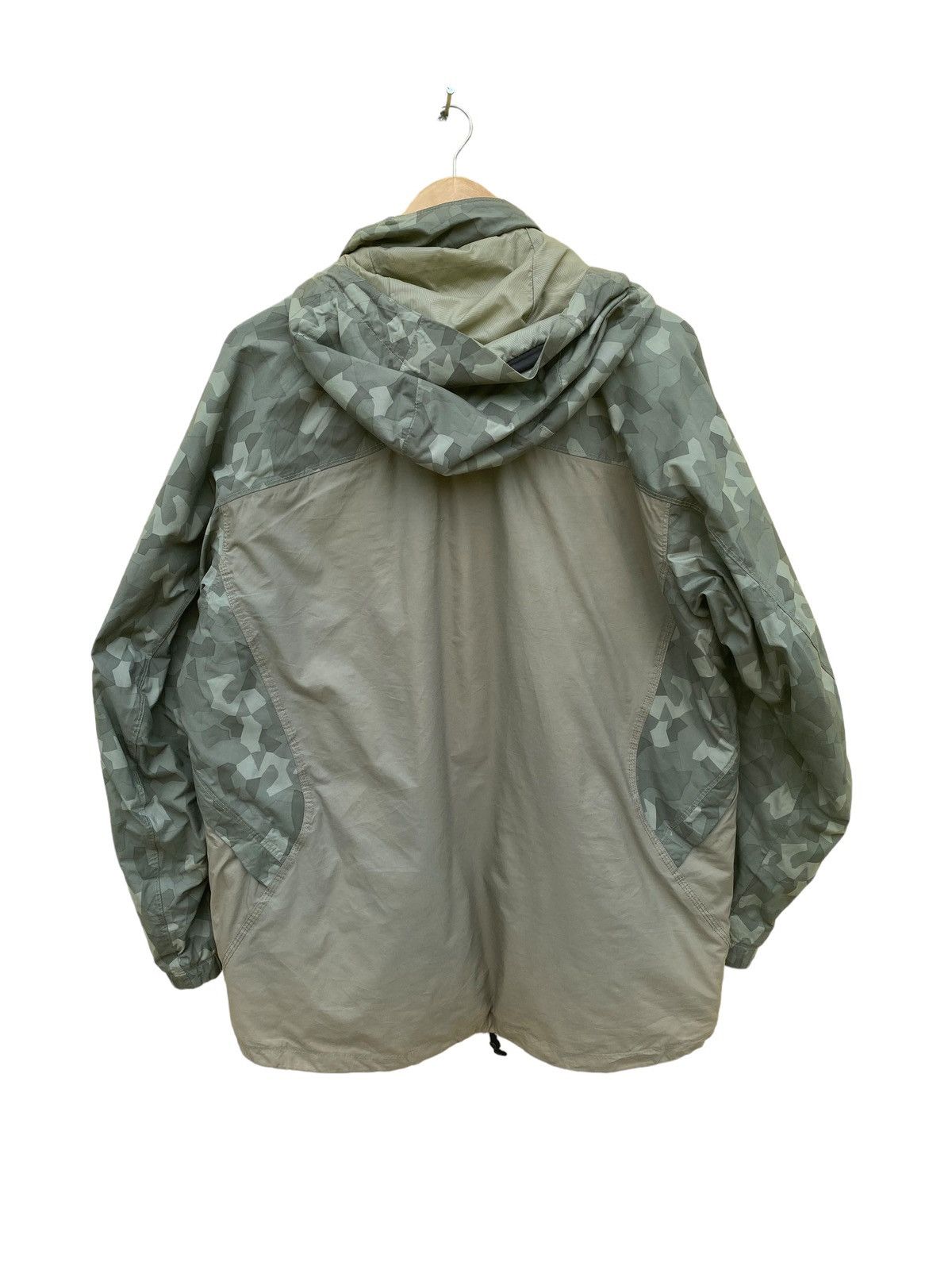 Nike Nike Acg camo outdoor jacket Size US L / EU 52-54 / 3 - 4 Thumbnail