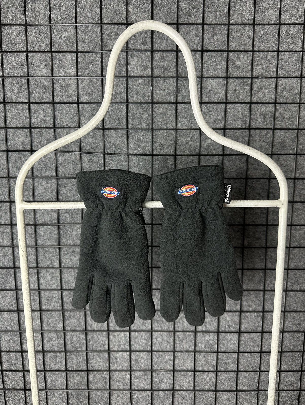Dickies Dickies Outdoor Logo Fleece Insulated Gloves Size OS Size ONE SIZE - 1 Thumbnail