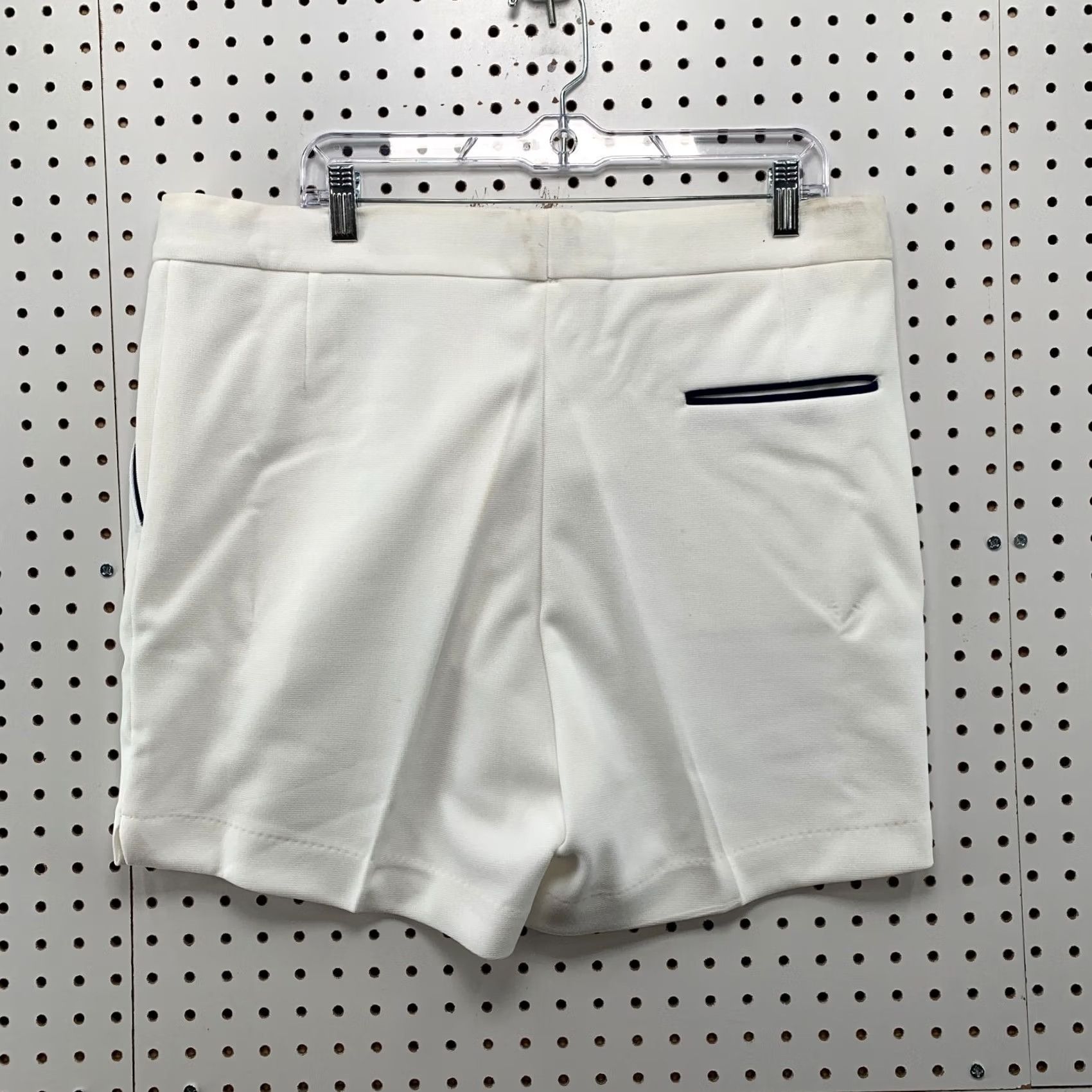 Wilson VINTAGE Wilson Tennis Shorts White Mens 40R Elastic Waist USA 80s Fits 40x3.5 Size US 40 / EU 56 - 7 Thumbnail