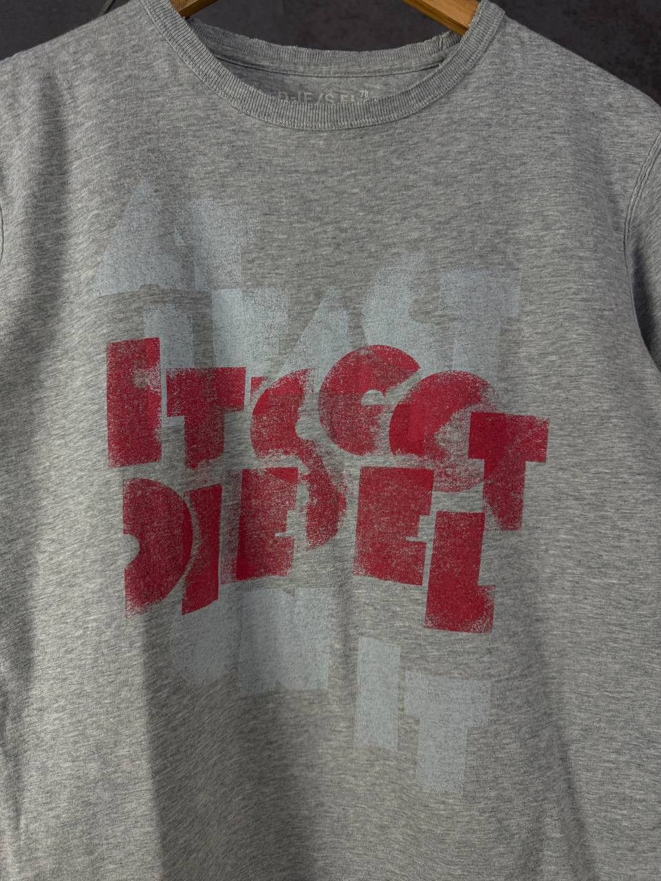 Diesel Diesel vintage designer center logo tee Size US S / EU 44-46 / 1 - 3 Thumbnail