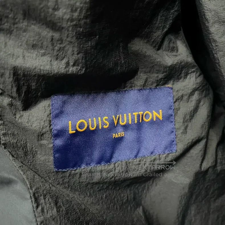 Louis Vuitton Louis Vuitton Black quilted tunic Logo jacket Size US M / EU 48-50 / 2 - 2 Thumbnail